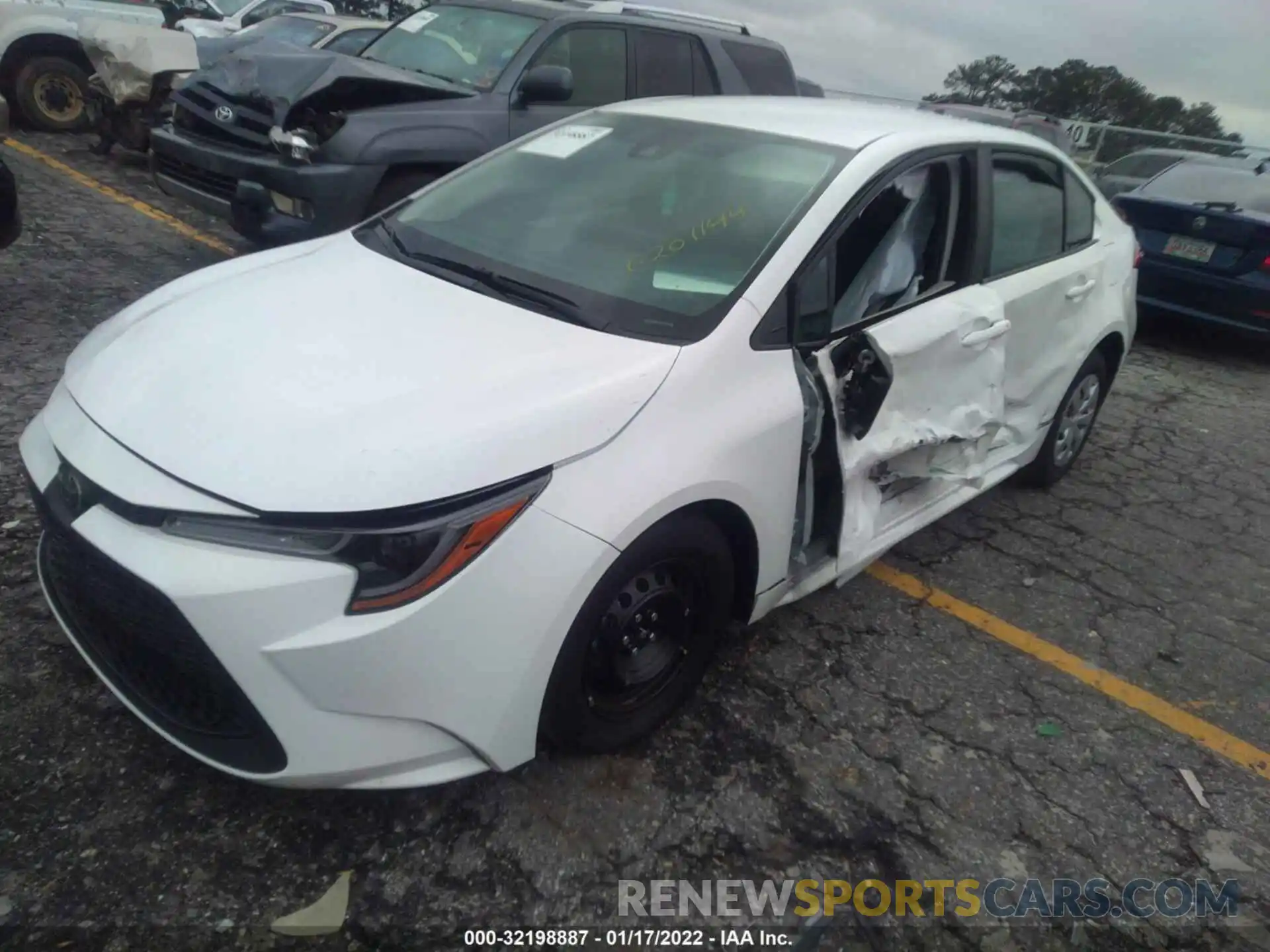 2 Photograph of a damaged car 5YFDPMAE8NP290287 TOYOTA COROLLA 2022