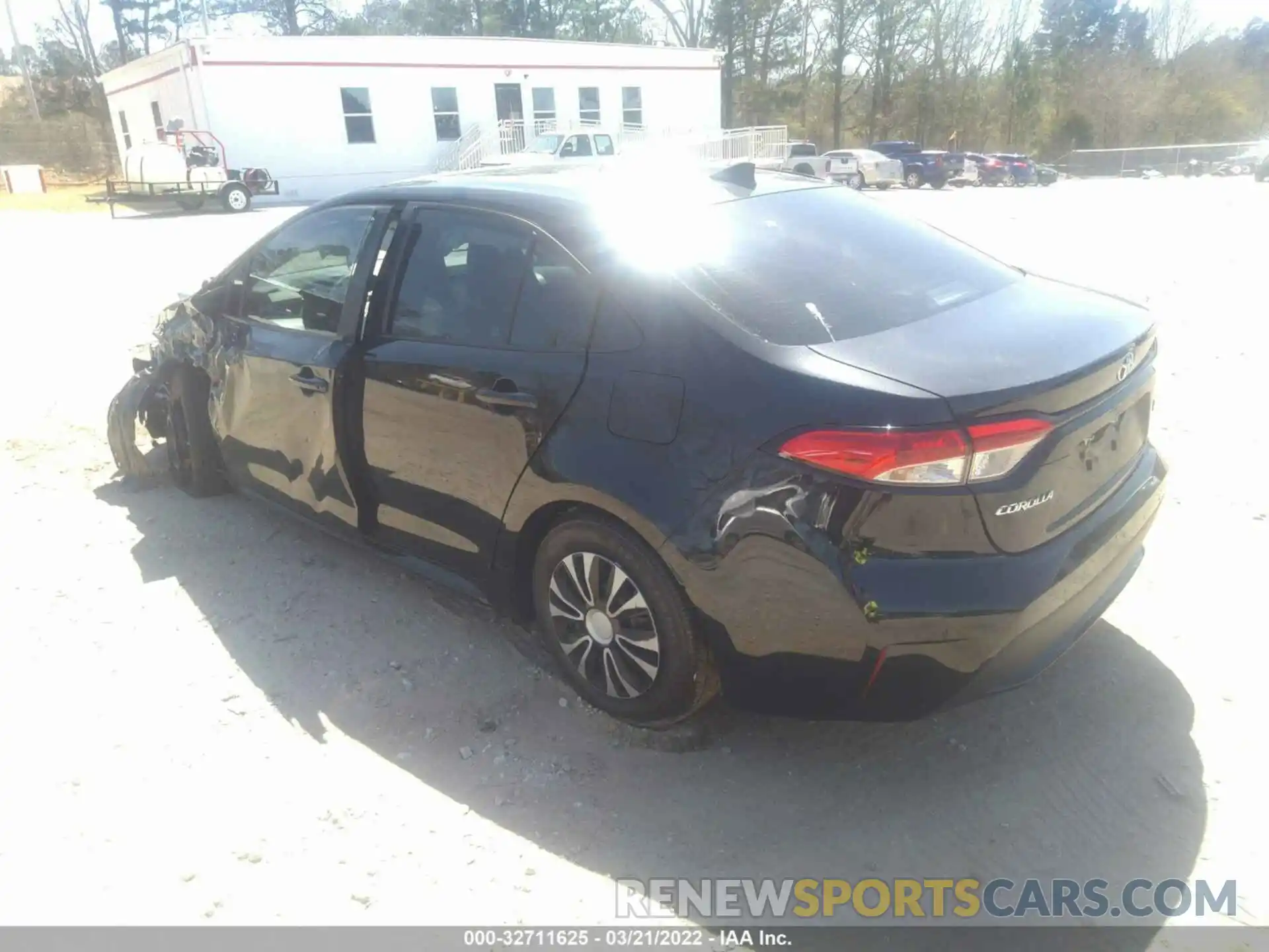 3 Photograph of a damaged car 5YFDPMAE9NP278083 TOYOTA COROLLA 2022