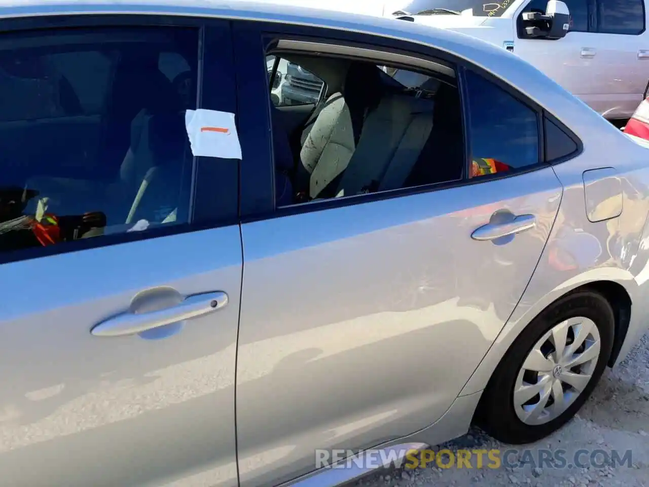 9 Photograph of a damaged car 5YFDPMAE9NP294073 TOYOTA COROLLA 2022