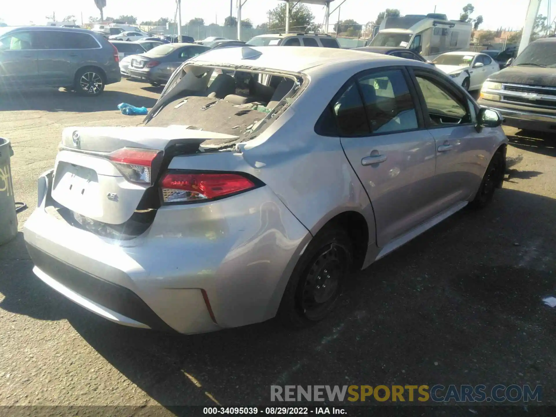 4 Photograph of a damaged car 5YFEPMAE0NP273858 TOYOTA COROLLA 2022