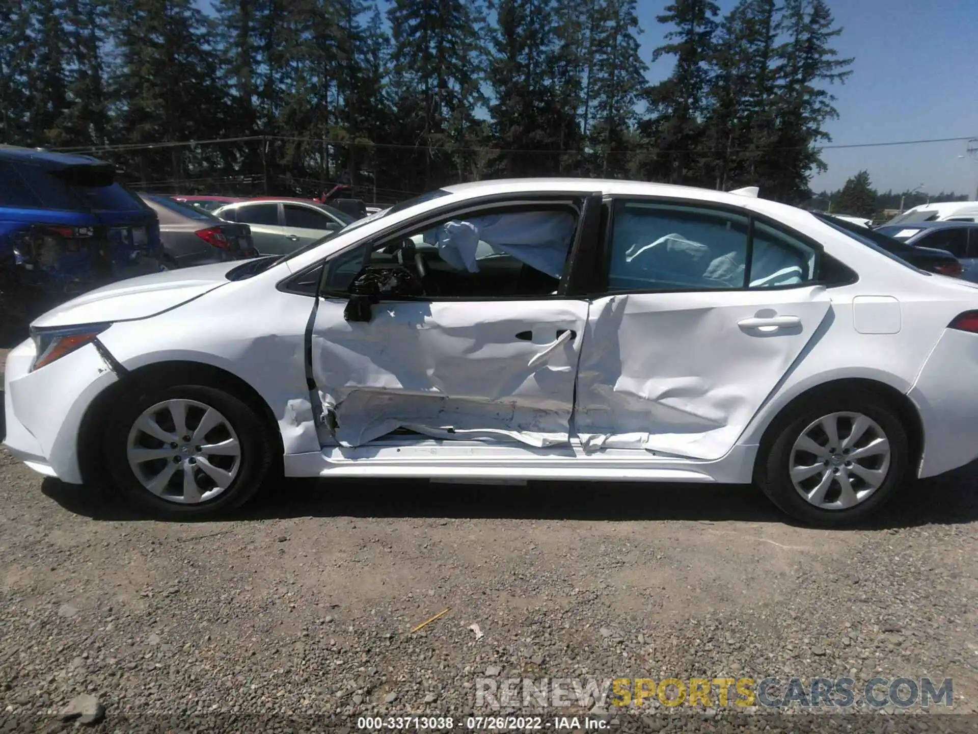 6 Photograph of a damaged car 5YFEPMAE0NP275836 TOYOTA COROLLA 2022