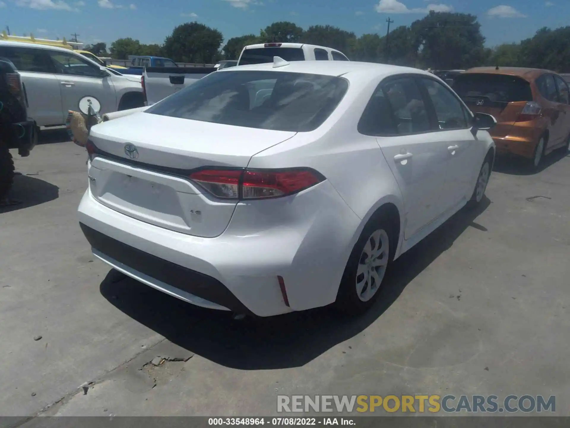 4 Photograph of a damaged car 5YFEPMAE0NP276663 TOYOTA COROLLA 2022