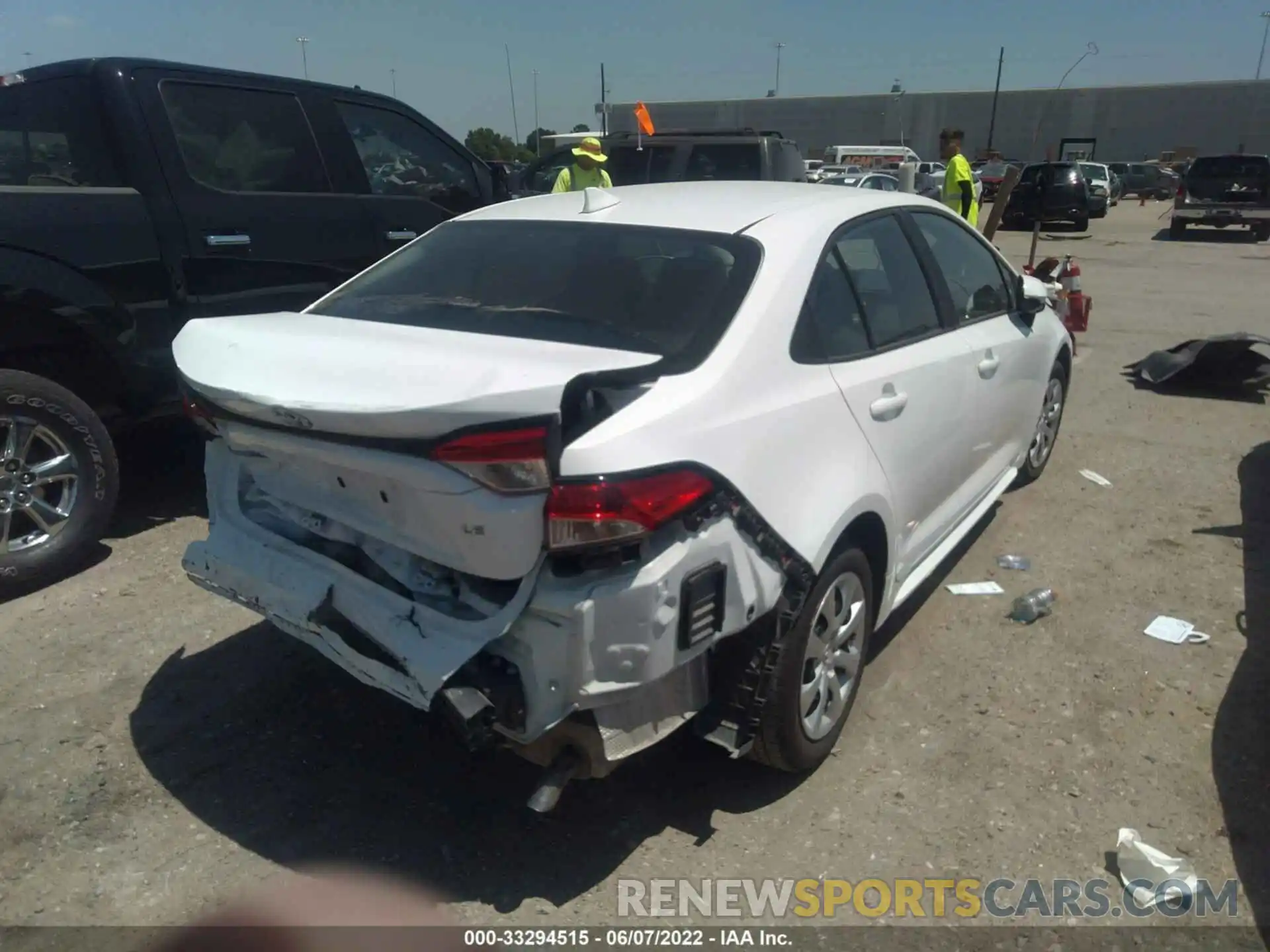 4 Photograph of a damaged car 5YFEPMAE0NP278042 TOYOTA COROLLA 2022