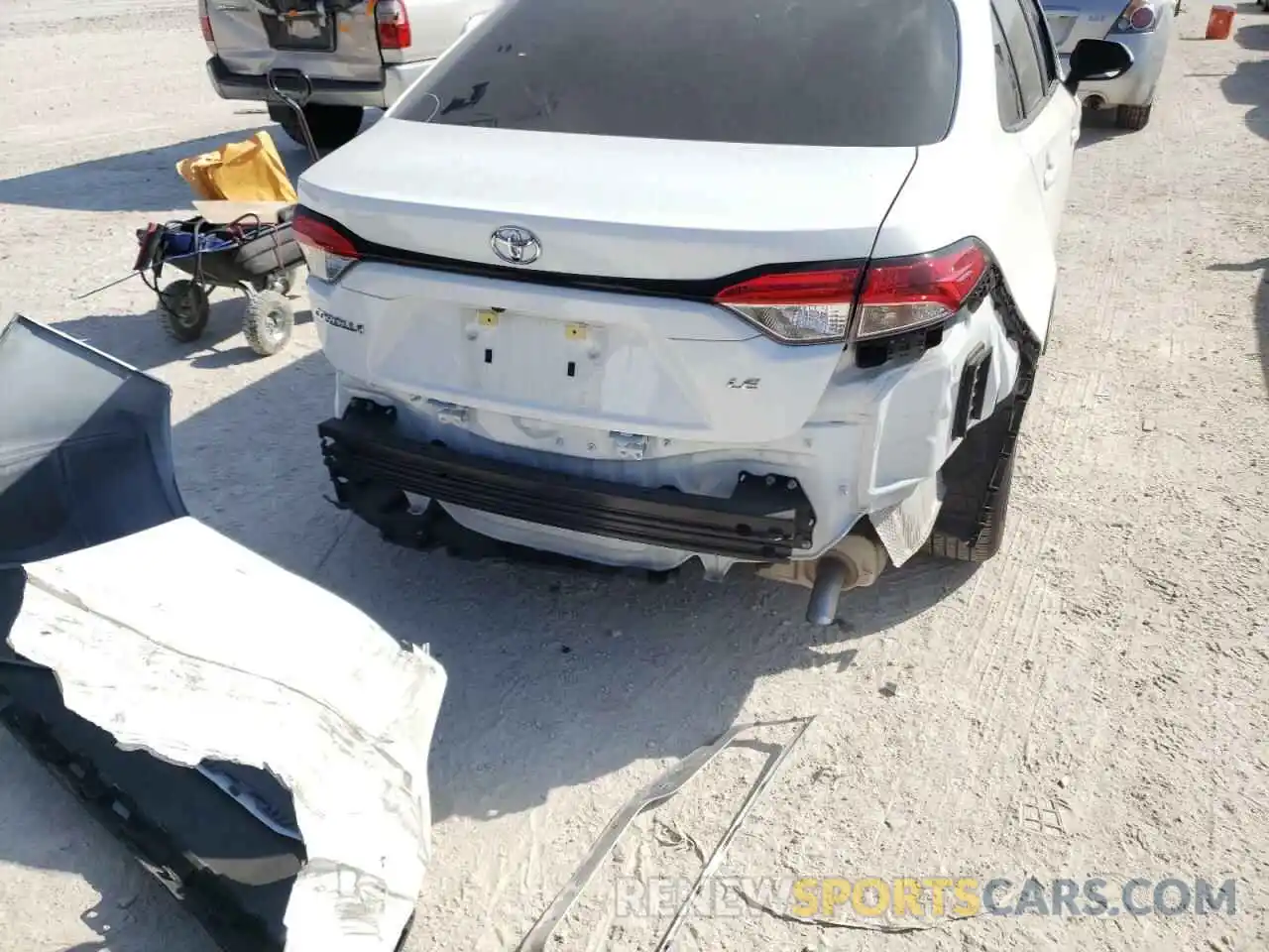 9 Photograph of a damaged car 5YFEPMAE0NP279868 TOYOTA COROLLA 2022