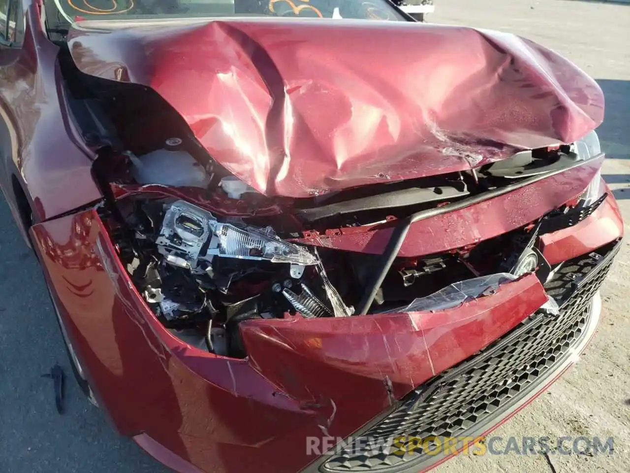 9 Photograph of a damaged car 5YFEPMAE0NP289283 TOYOTA COROLLA 2022