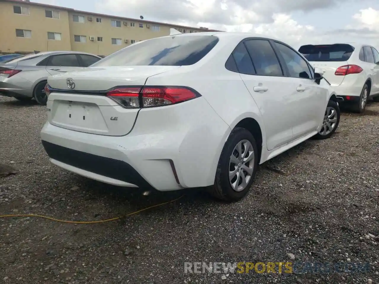 4 Photograph of a damaged car 5YFEPMAE0NP290577 TOYOTA COROLLA 2022