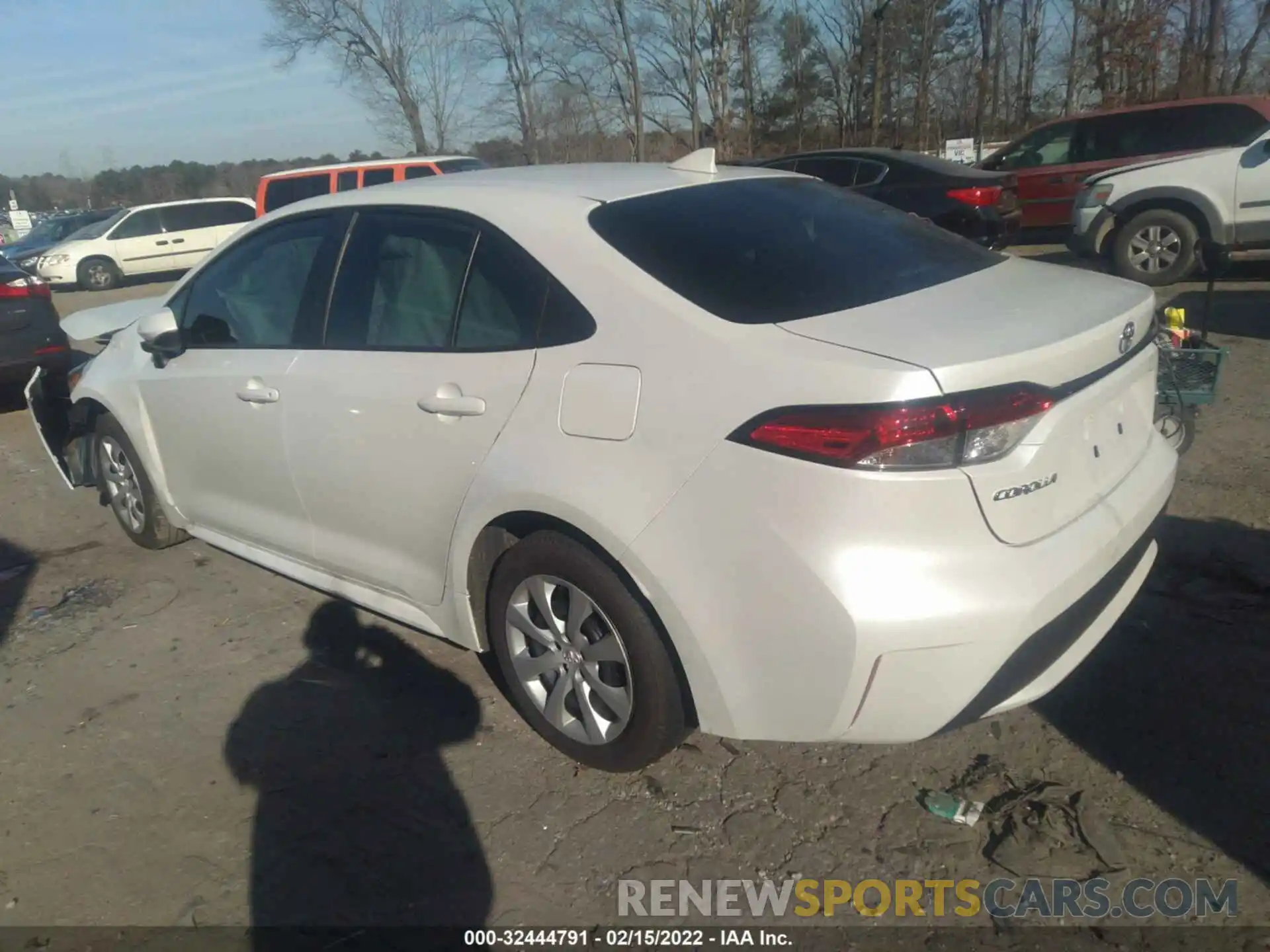 3 Photograph of a damaged car 5YFEPMAE0NP291230 TOYOTA COROLLA 2022