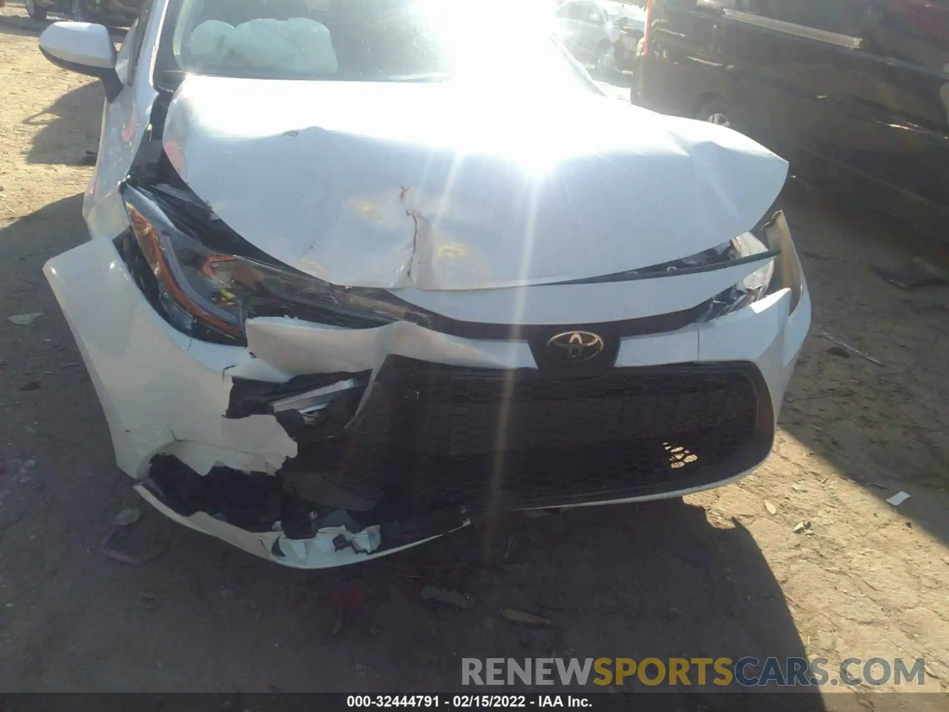 6 Photograph of a damaged car 5YFEPMAE0NP291230 TOYOTA COROLLA 2022