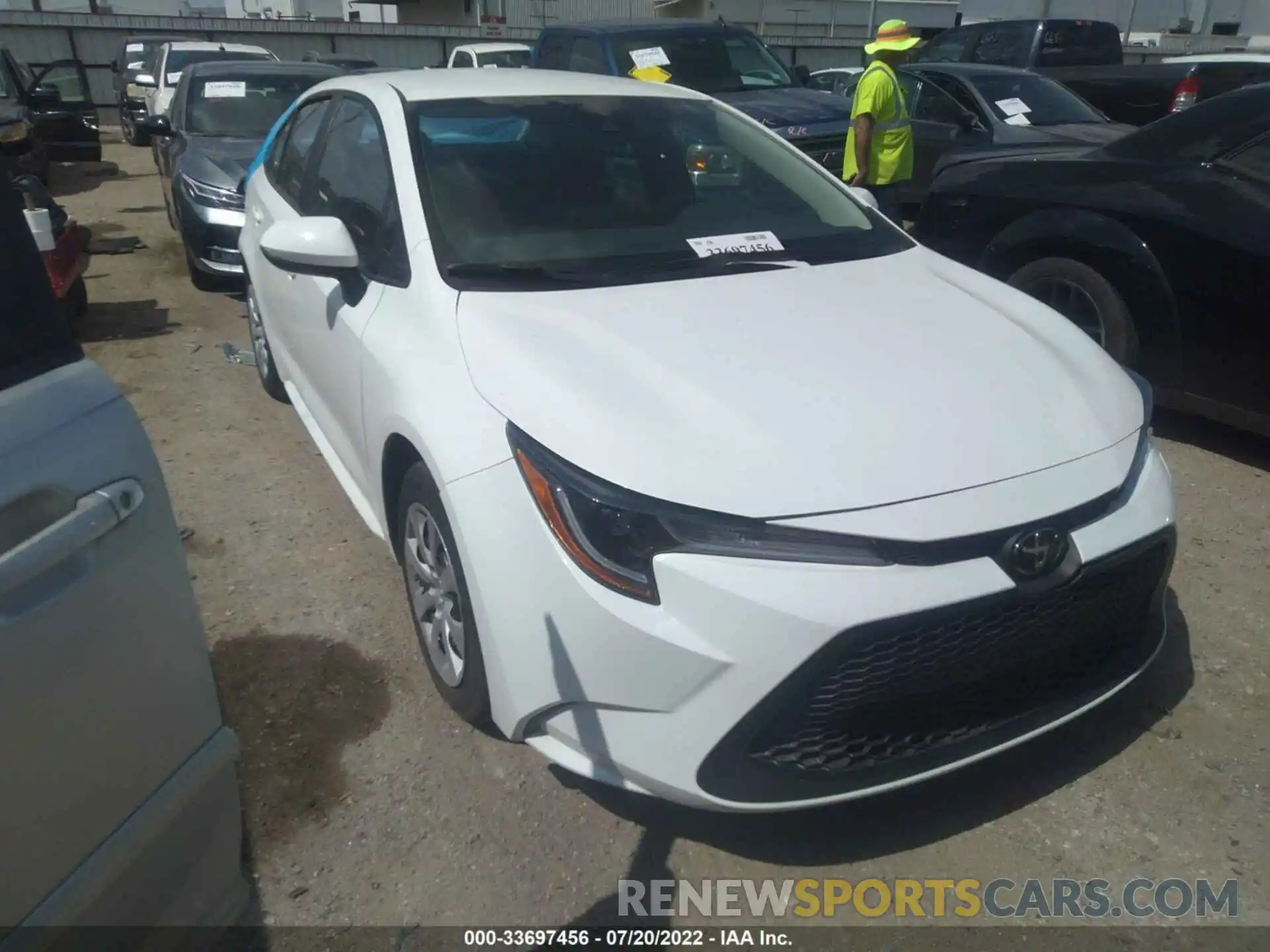 1 Photograph of a damaged car 5YFEPMAE0NP298341 TOYOTA COROLLA 2022