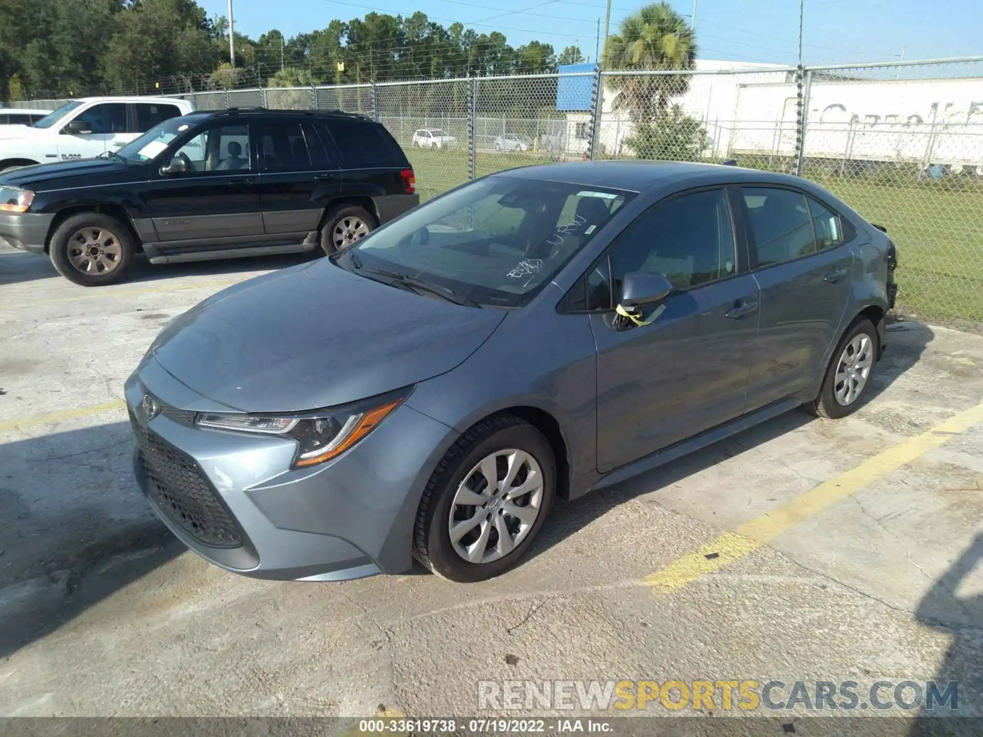 2 Photograph of a damaged car 5YFEPMAE0NP308222 TOYOTA COROLLA 2022