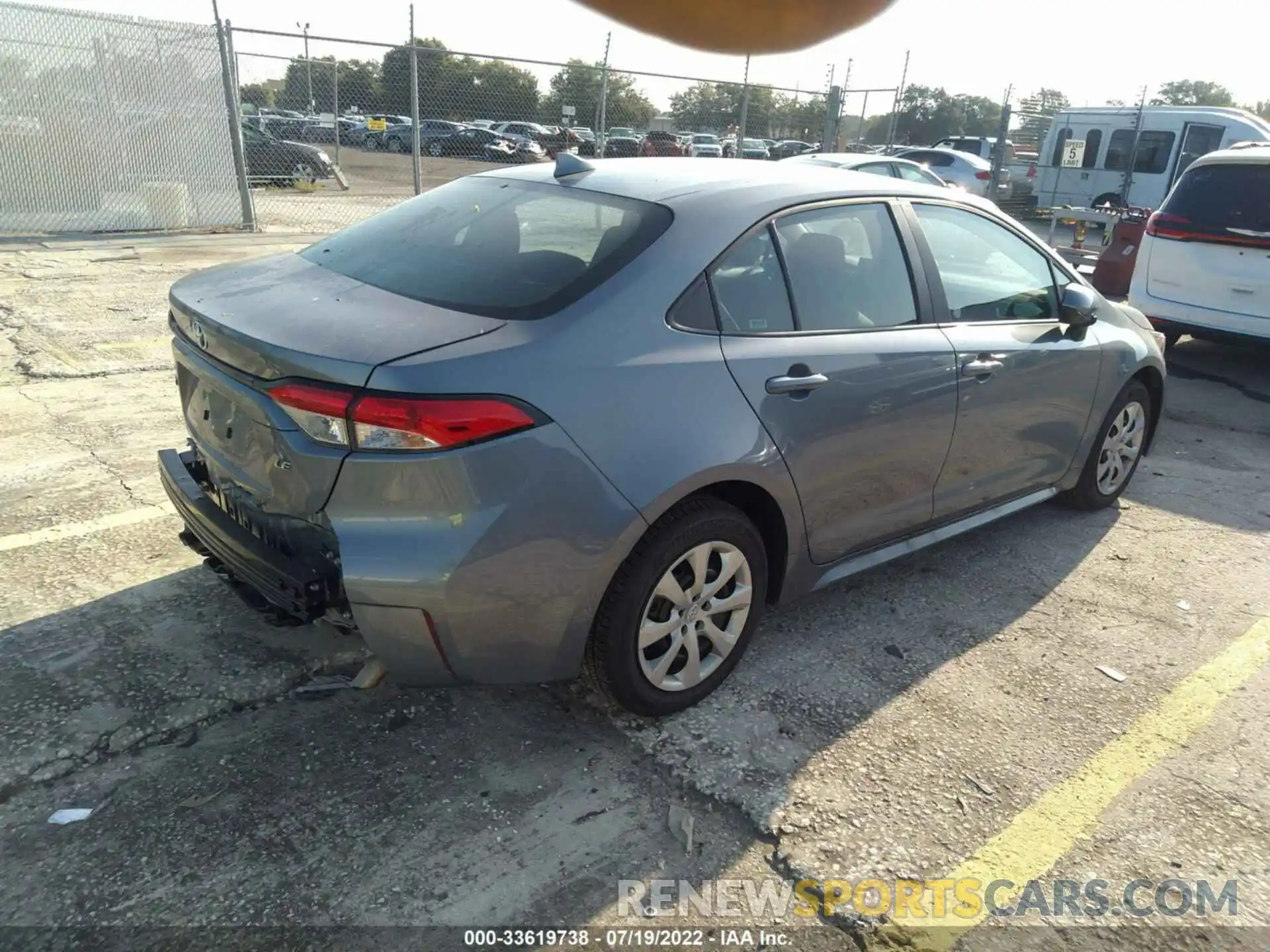 4 Photograph of a damaged car 5YFEPMAE0NP308222 TOYOTA COROLLA 2022