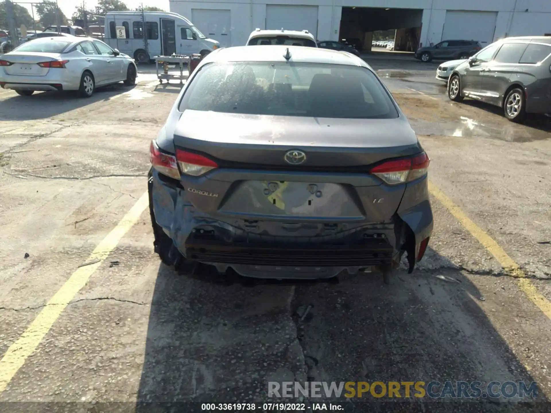 6 Photograph of a damaged car 5YFEPMAE0NP308222 TOYOTA COROLLA 2022