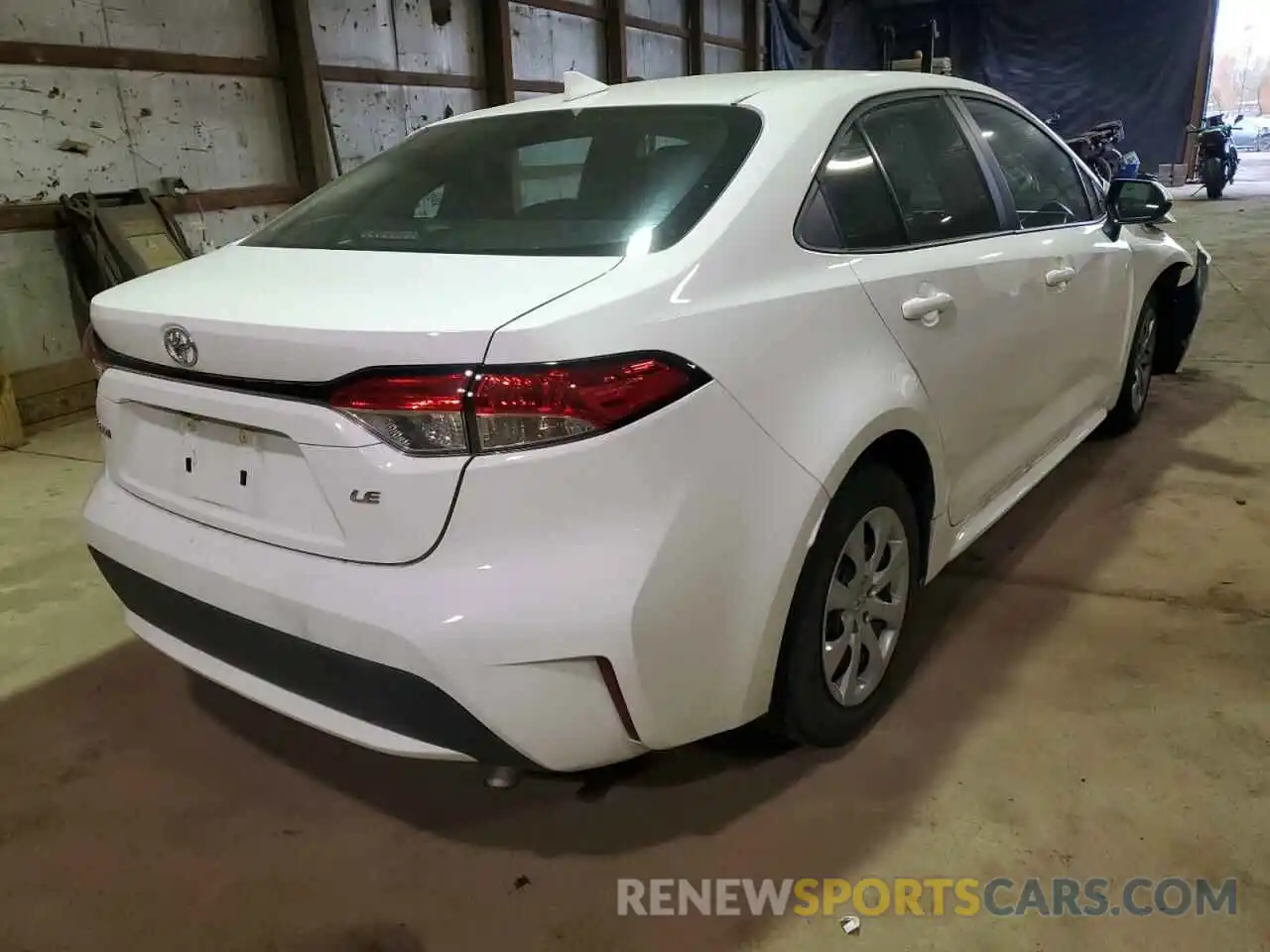 4 Photograph of a damaged car 5YFEPMAE0NP310438 TOYOTA COROLLA 2022