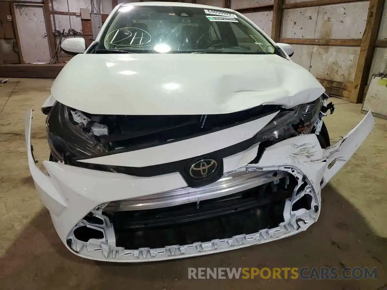 9 Photograph of a damaged car 5YFEPMAE0NP310438 TOYOTA COROLLA 2022