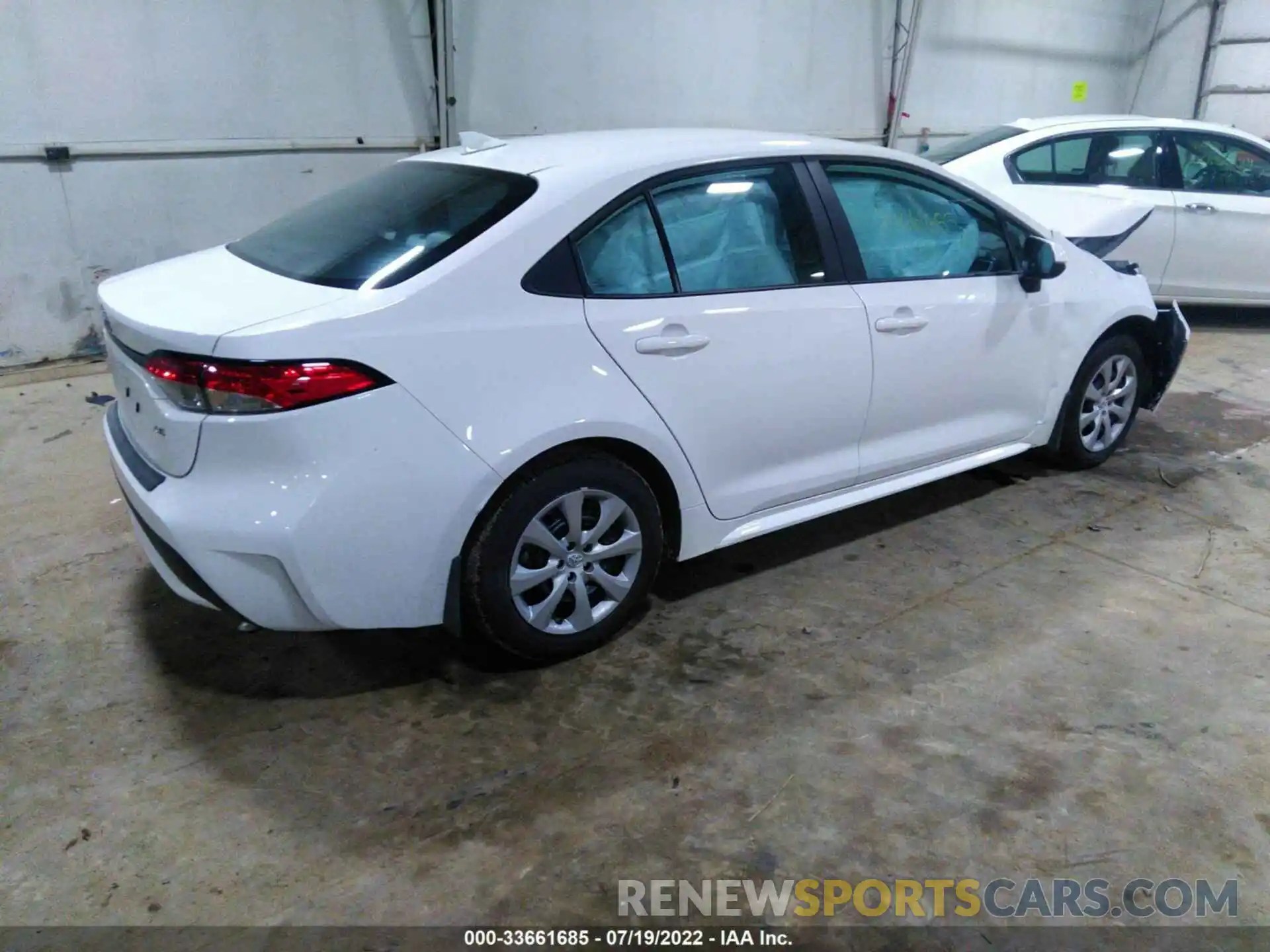 4 Photograph of a damaged car 5YFEPMAE0NP313257 TOYOTA COROLLA 2022