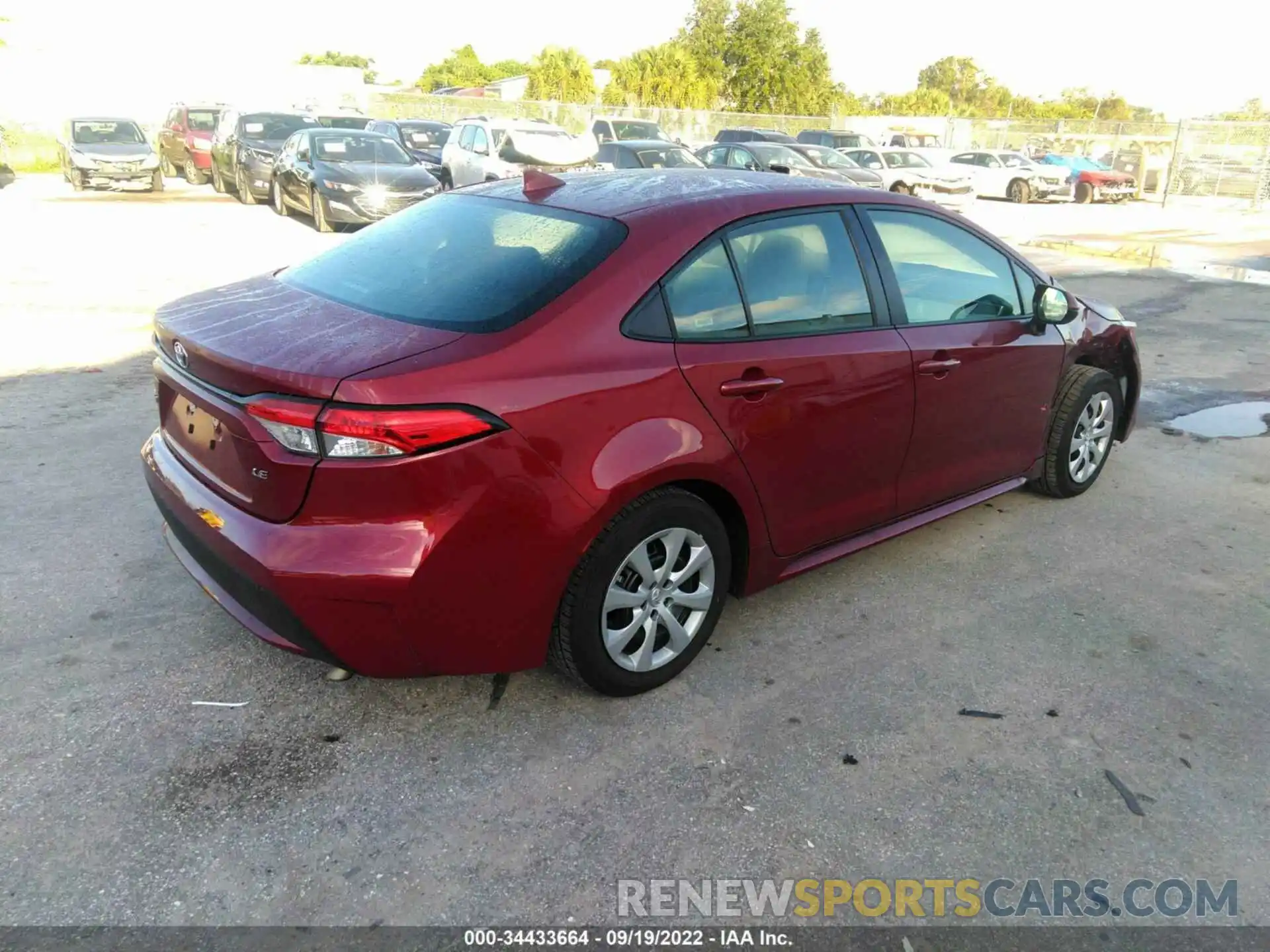 4 Photograph of a damaged car 5YFEPMAE0NP316997 TOYOTA COROLLA 2022