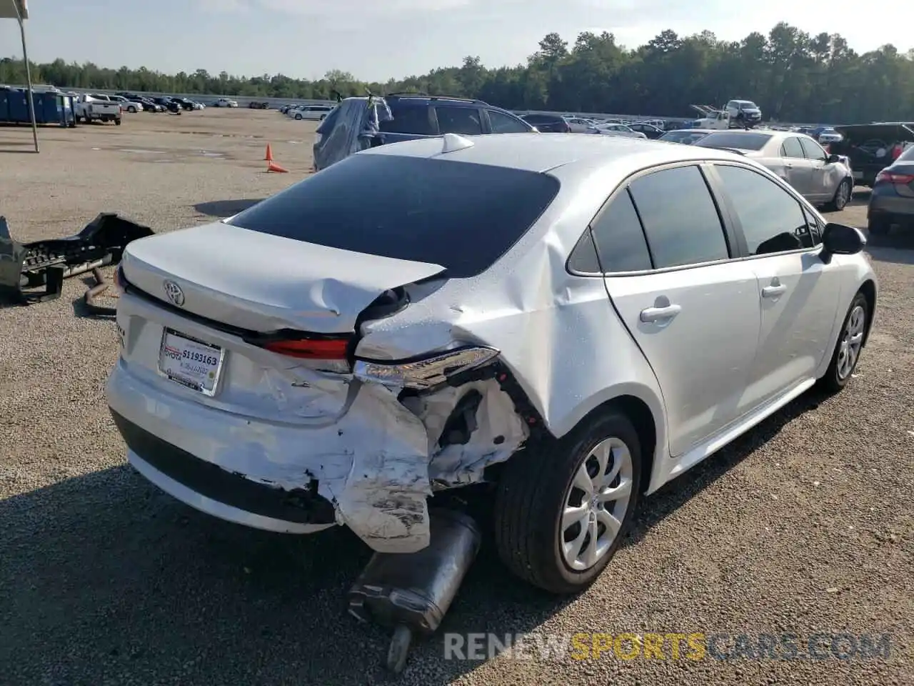 4 Photograph of a damaged car 5YFEPMAE0NP319091 TOYOTA COROLLA 2022