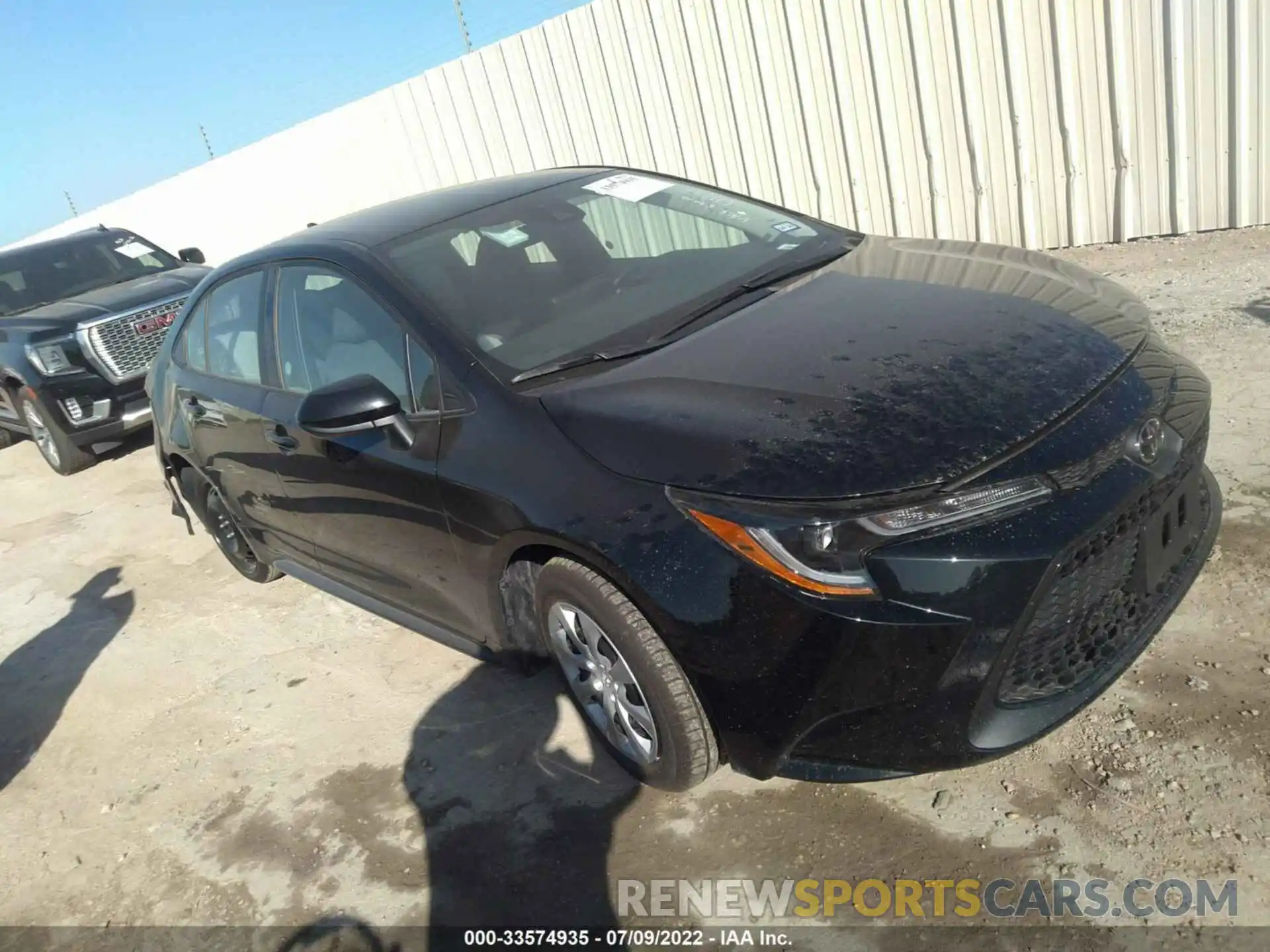 1 Photograph of a damaged car 5YFEPMAE0NP329328 TOYOTA COROLLA 2022