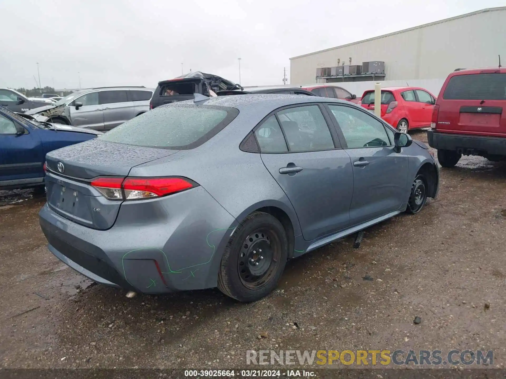 4 Photograph of a damaged car 5YFEPMAE0NP340667 TOYOTA COROLLA 2022