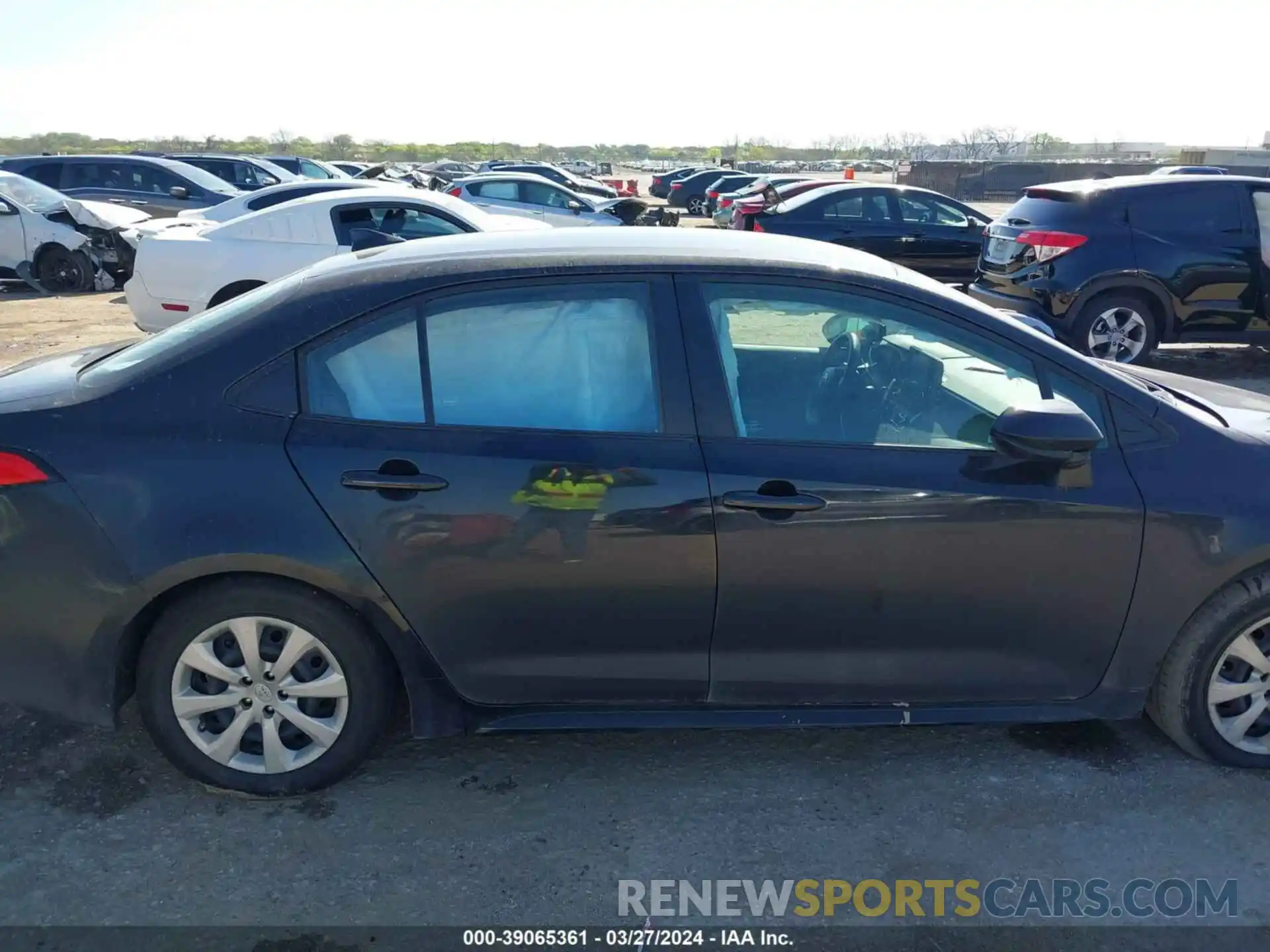 13 Photograph of a damaged car 5YFEPMAE0NP352088 TOYOTA COROLLA 2022