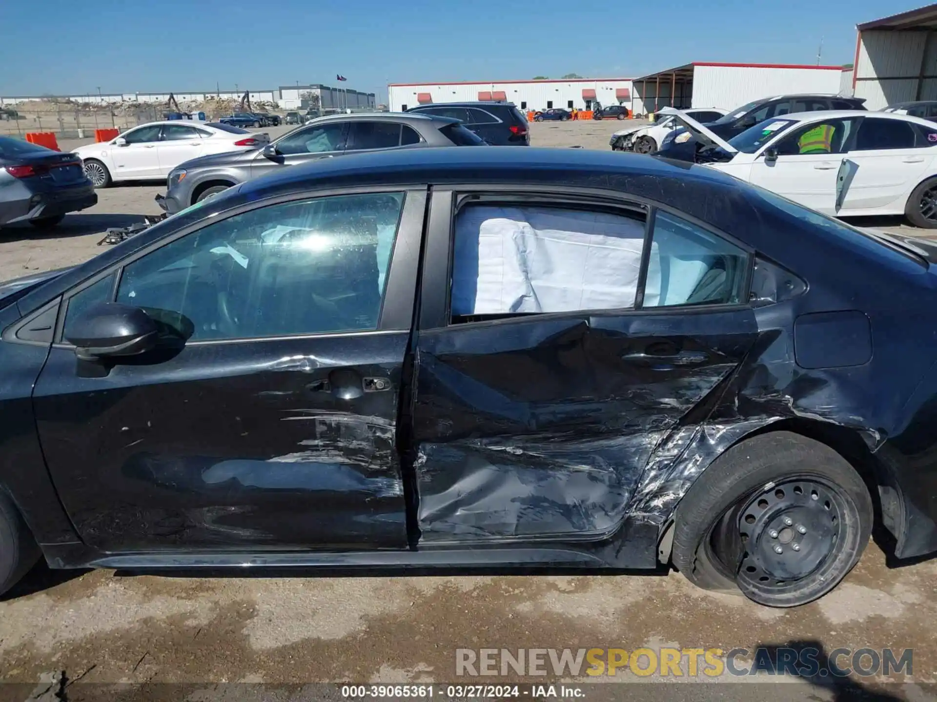 14 Photograph of a damaged car 5YFEPMAE0NP352088 TOYOTA COROLLA 2022