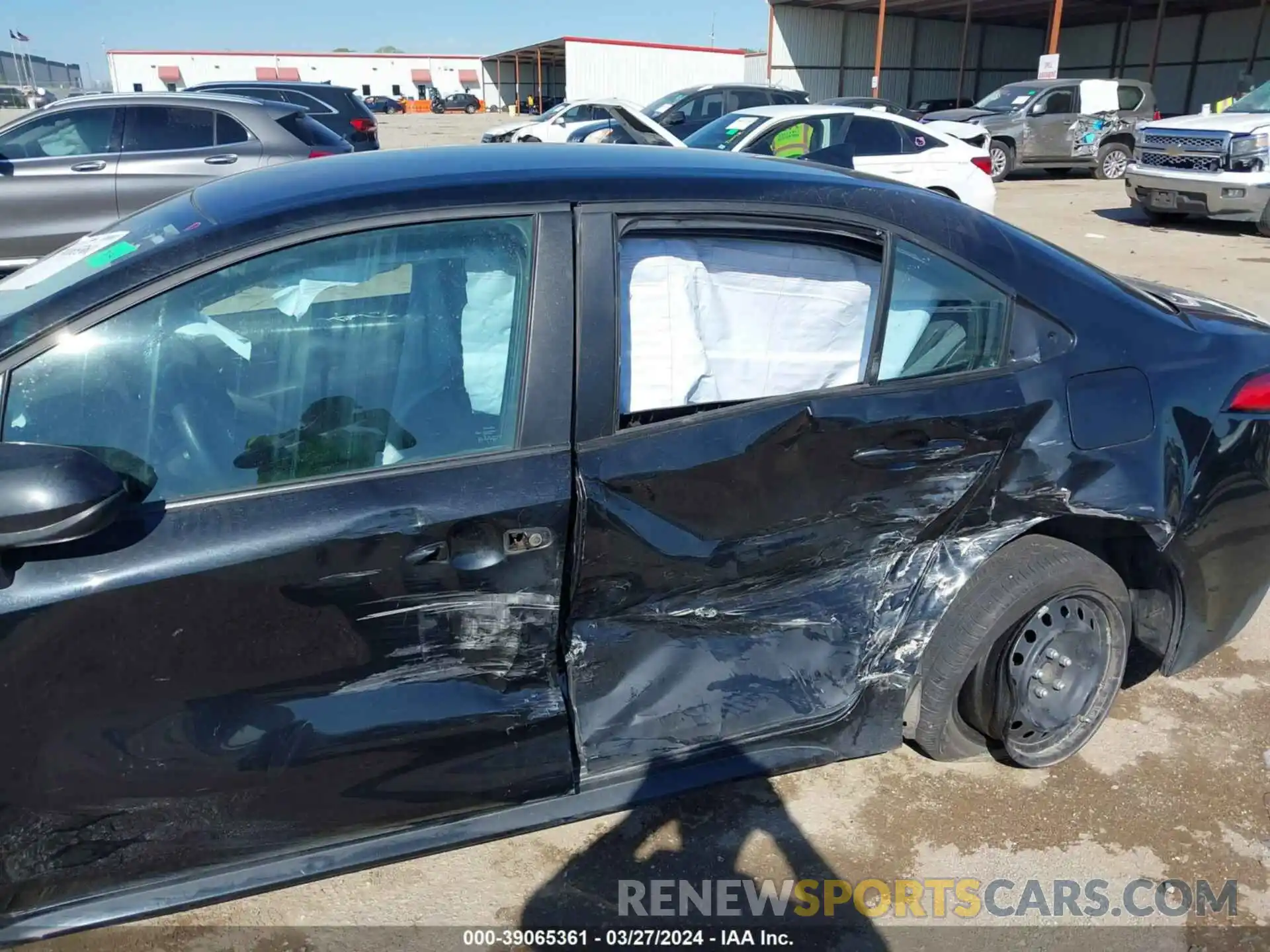 6 Photograph of a damaged car 5YFEPMAE0NP352088 TOYOTA COROLLA 2022