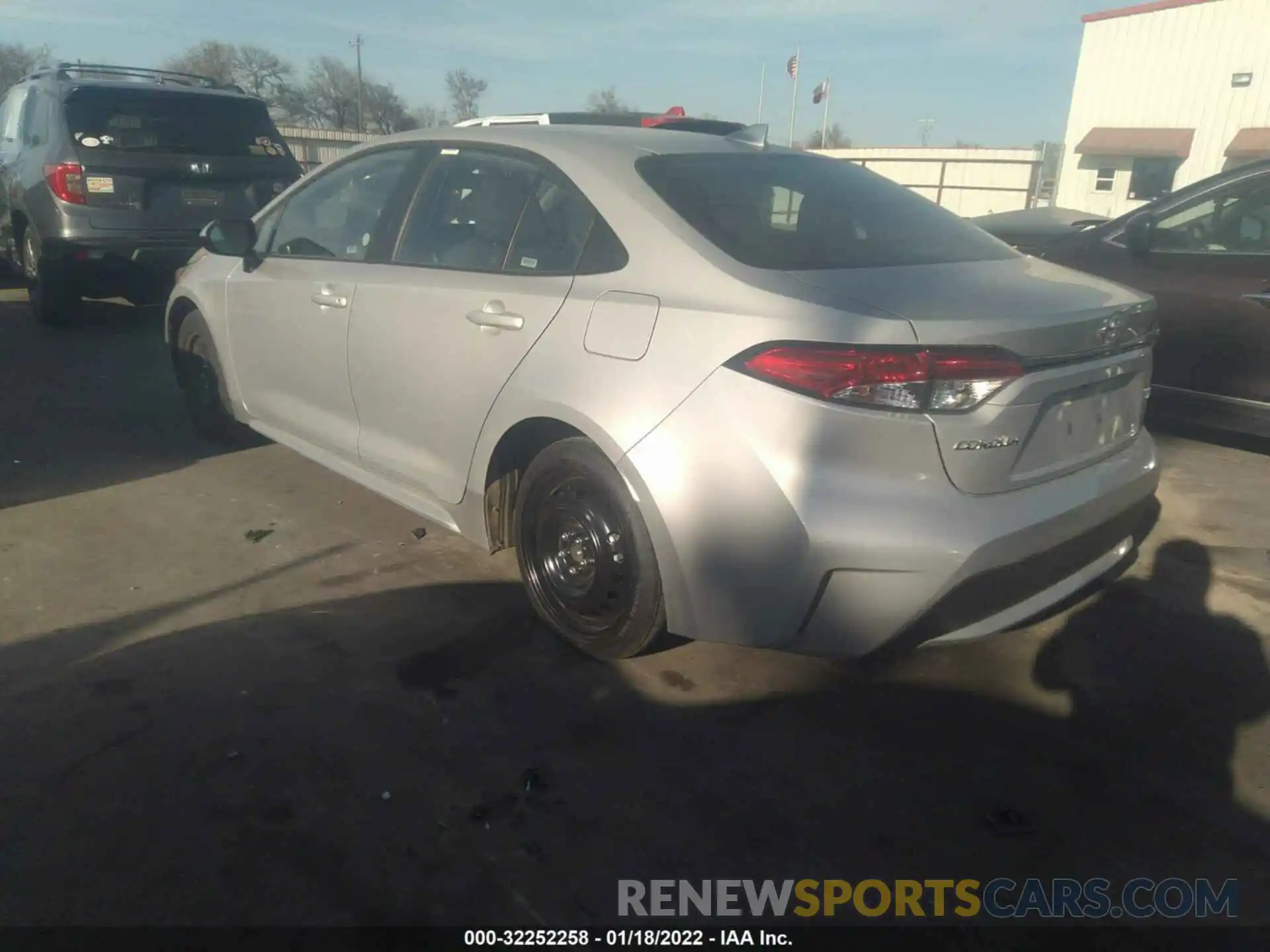 3 Photograph of a damaged car 5YFEPMAE1NP271584 TOYOTA COROLLA 2022