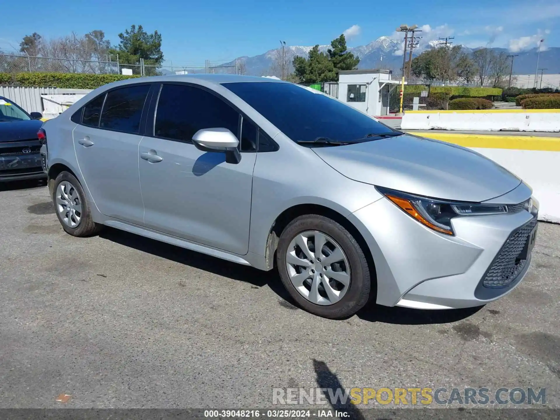 1 Photograph of a damaged car 5YFEPMAE1NP273920 TOYOTA COROLLA 2022