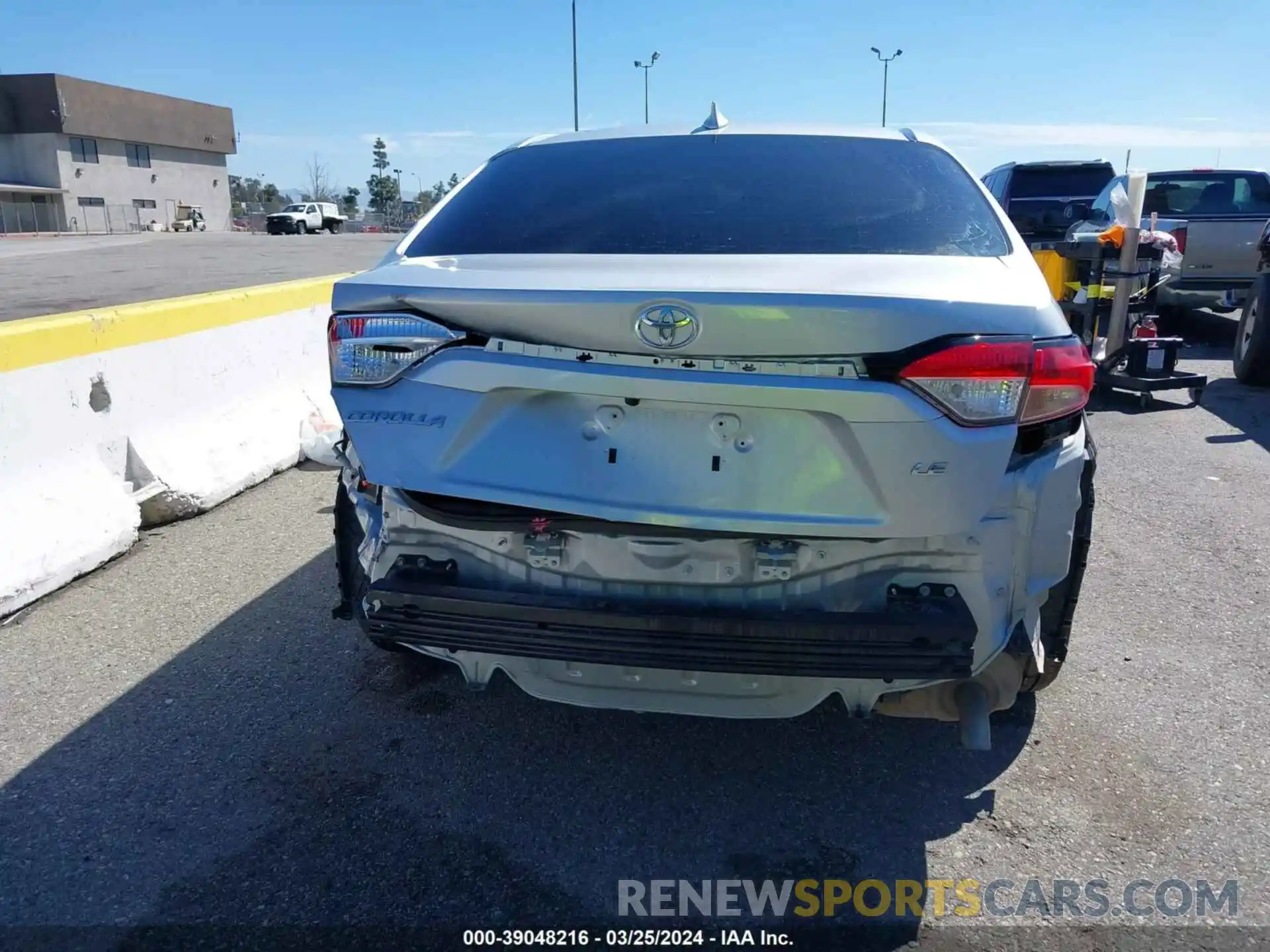 16 Photograph of a damaged car 5YFEPMAE1NP273920 TOYOTA COROLLA 2022