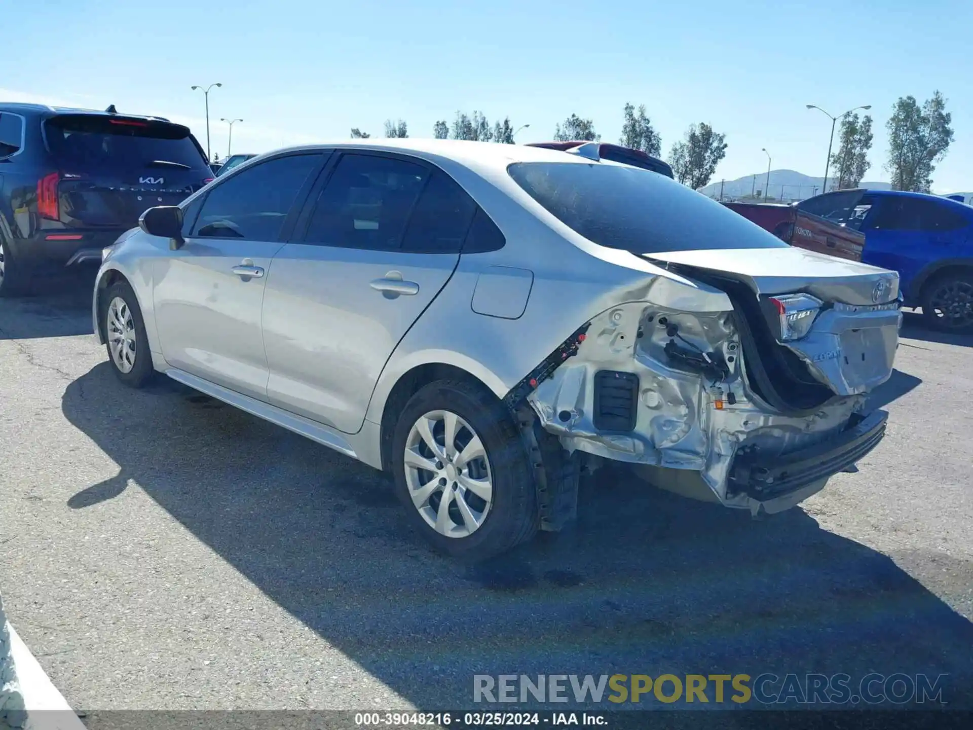 3 Photograph of a damaged car 5YFEPMAE1NP273920 TOYOTA COROLLA 2022