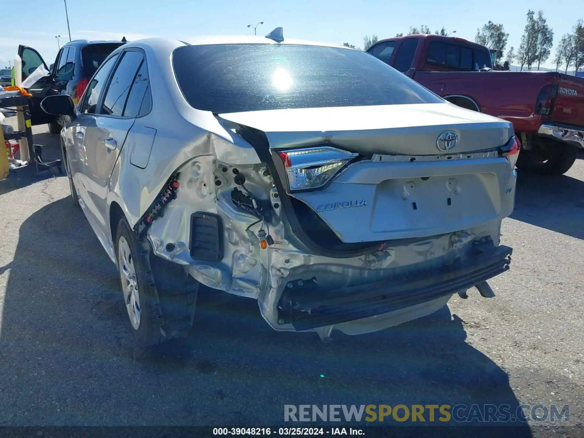 6 Photograph of a damaged car 5YFEPMAE1NP273920 TOYOTA COROLLA 2022