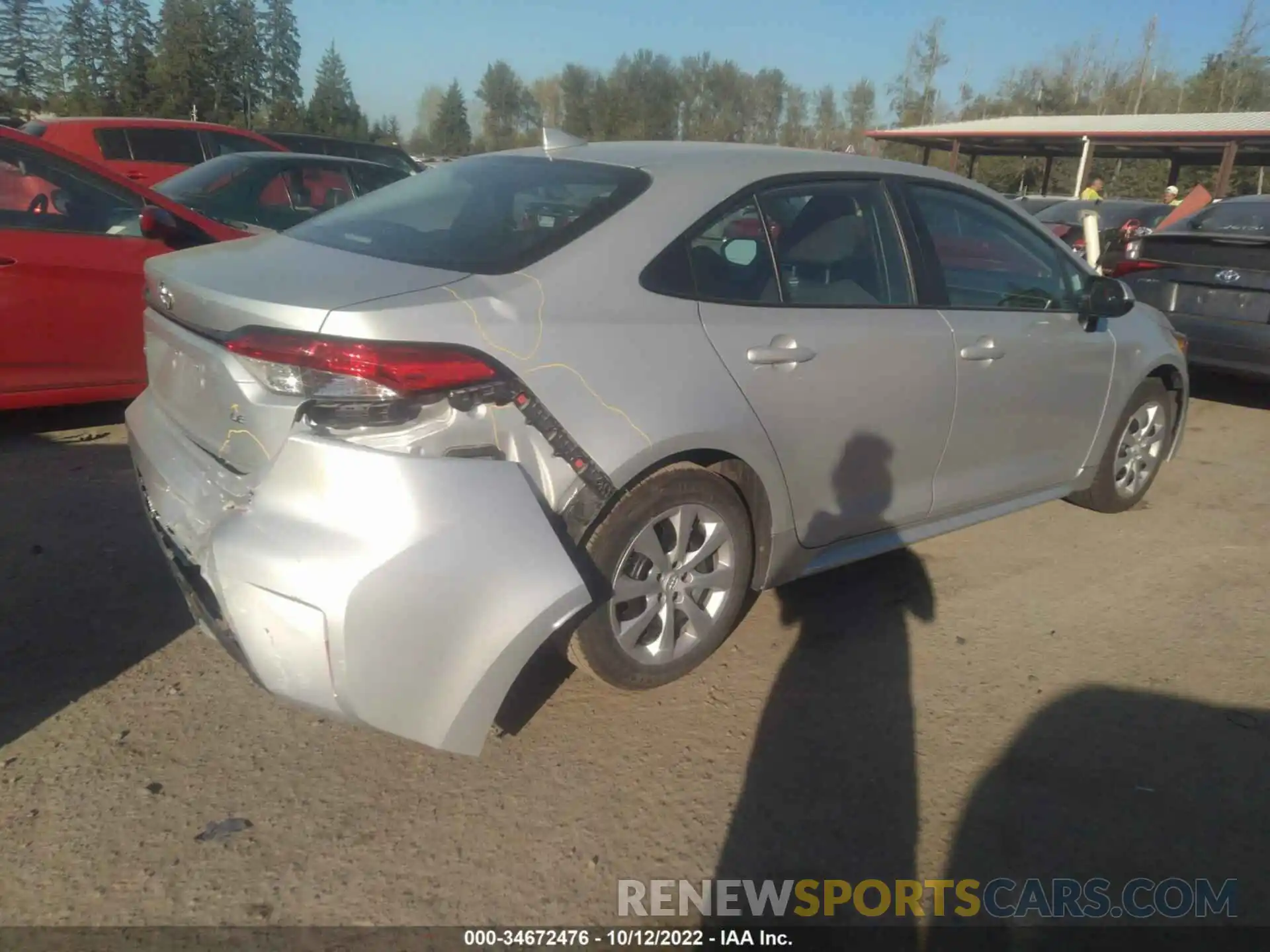 4 Photograph of a damaged car 5YFEPMAE1NP274033 TOYOTA COROLLA 2022