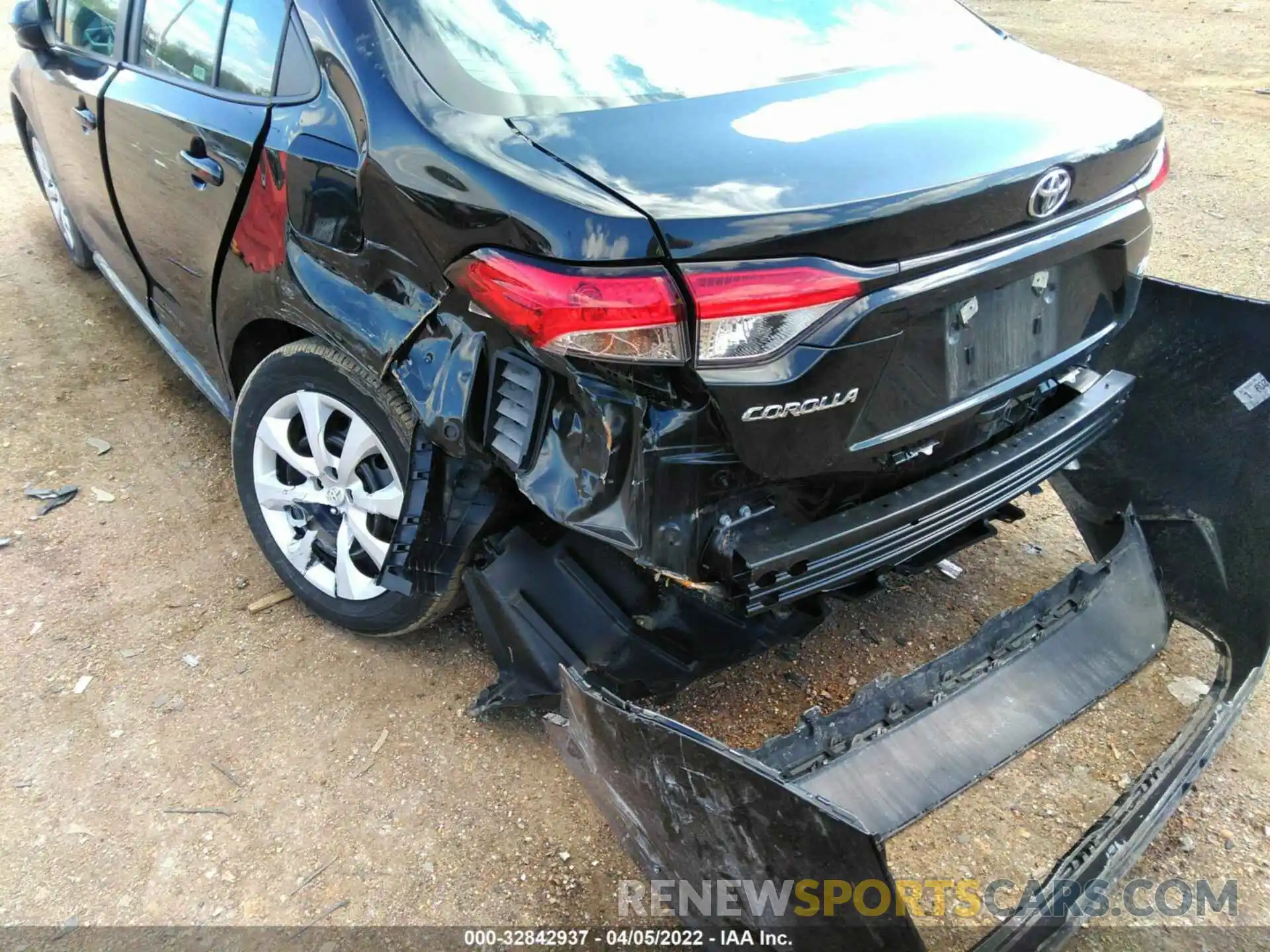 6 Photograph of a damaged car 5YFEPMAE1NP274792 TOYOTA COROLLA 2022