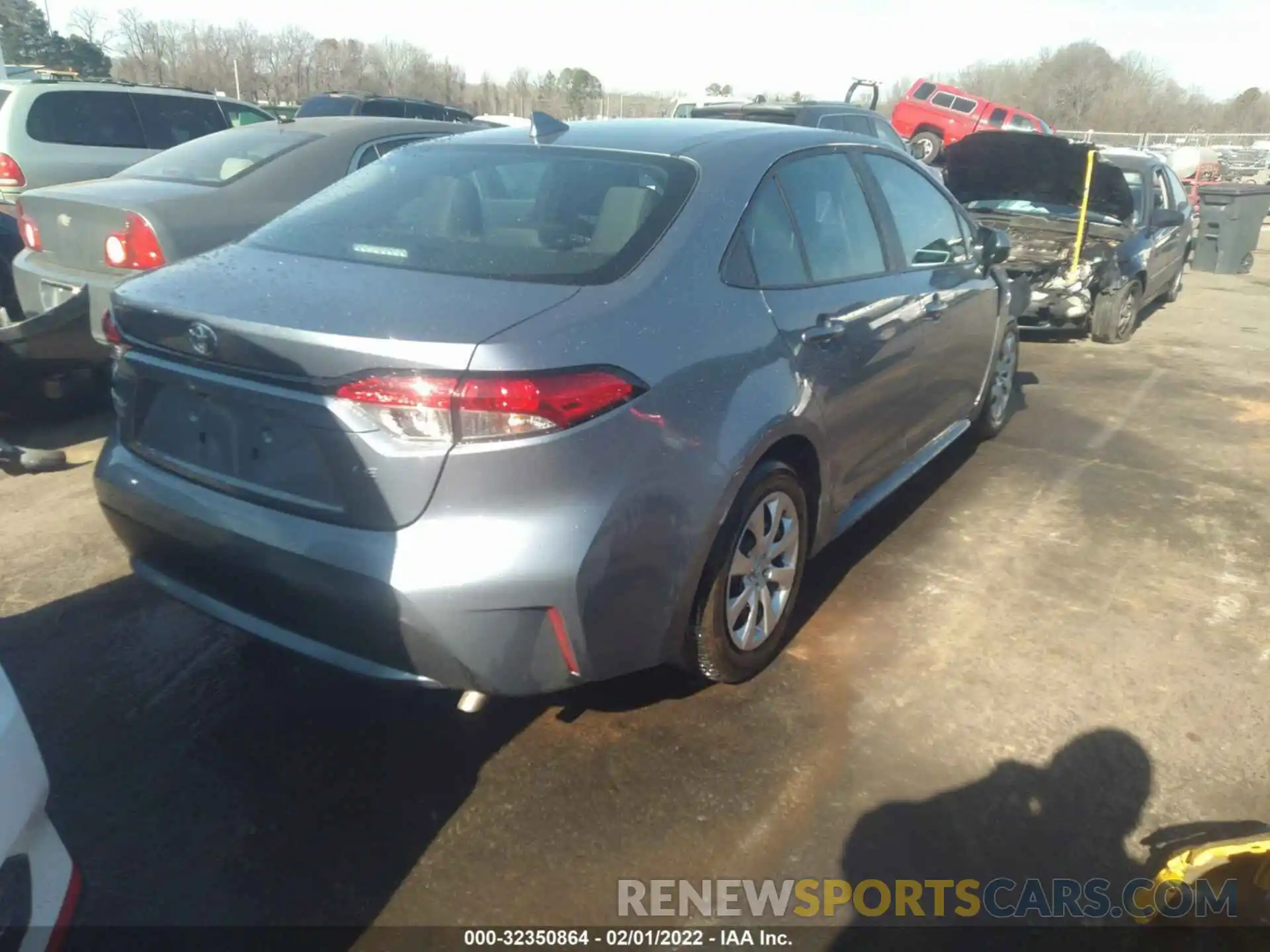 4 Photograph of a damaged car 5YFEPMAE1NP275635 TOYOTA COROLLA 2022