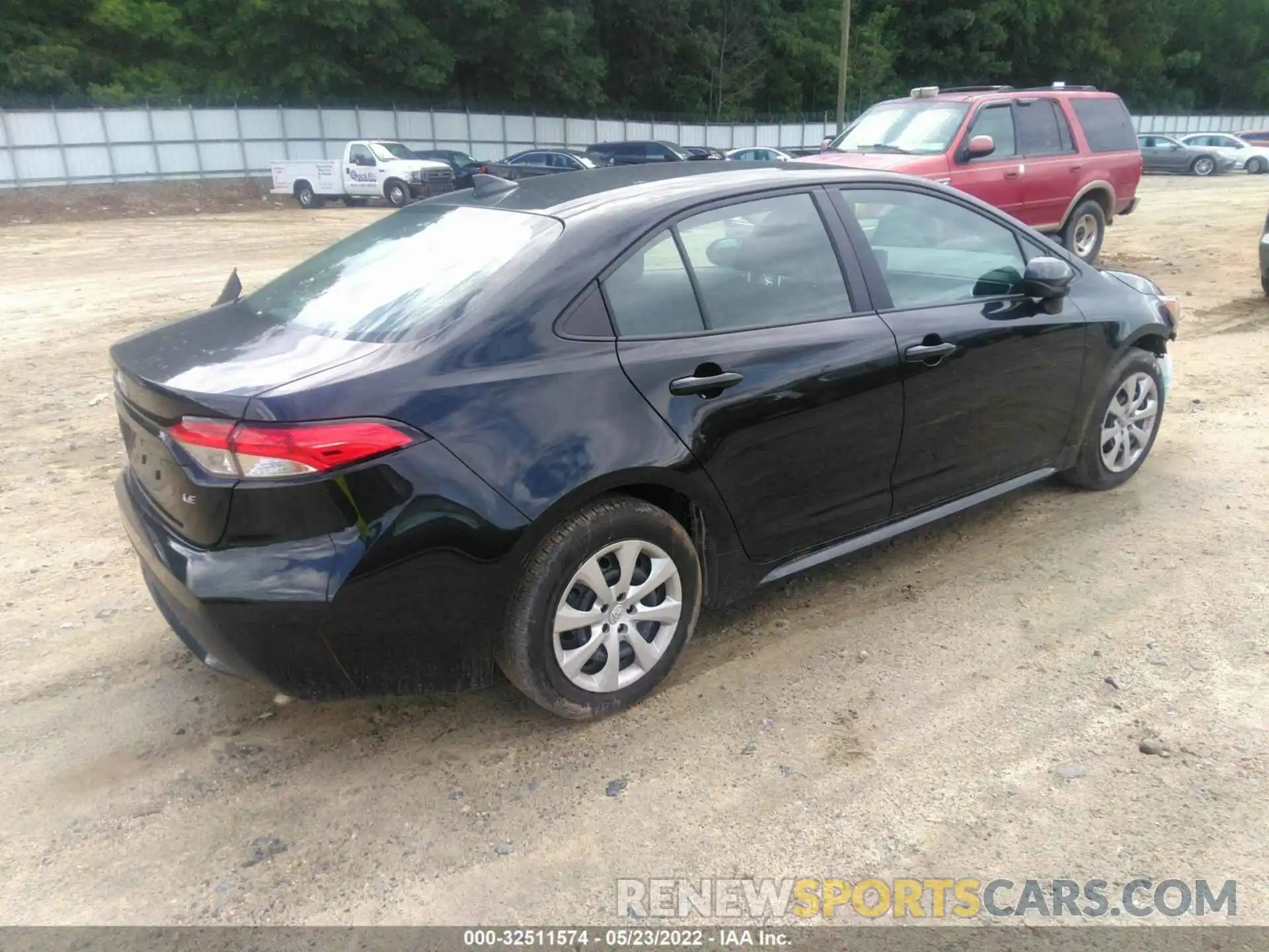 4 Photograph of a damaged car 5YFEPMAE1NP281368 TOYOTA COROLLA 2022