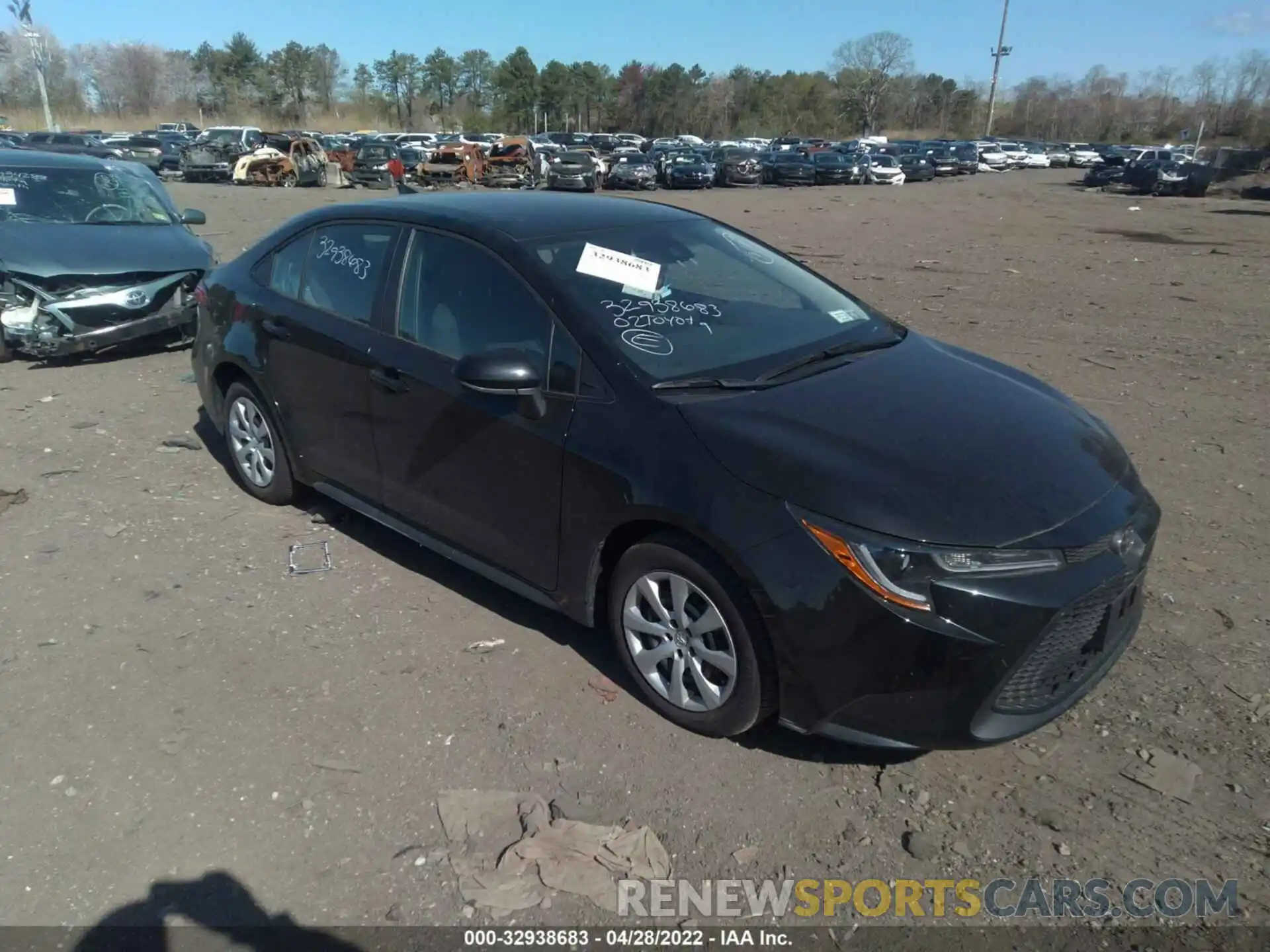 1 Photograph of a damaged car 5YFEPMAE1NP285856 TOYOTA COROLLA 2022