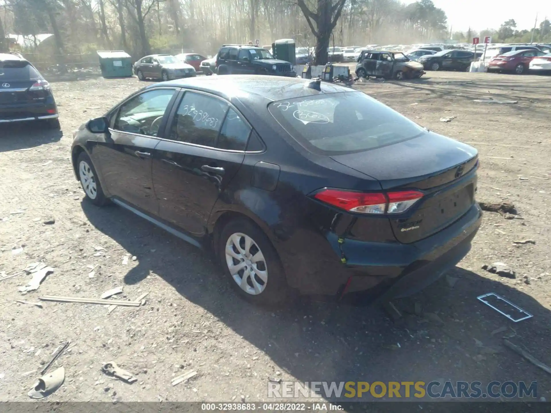 3 Photograph of a damaged car 5YFEPMAE1NP285856 TOYOTA COROLLA 2022