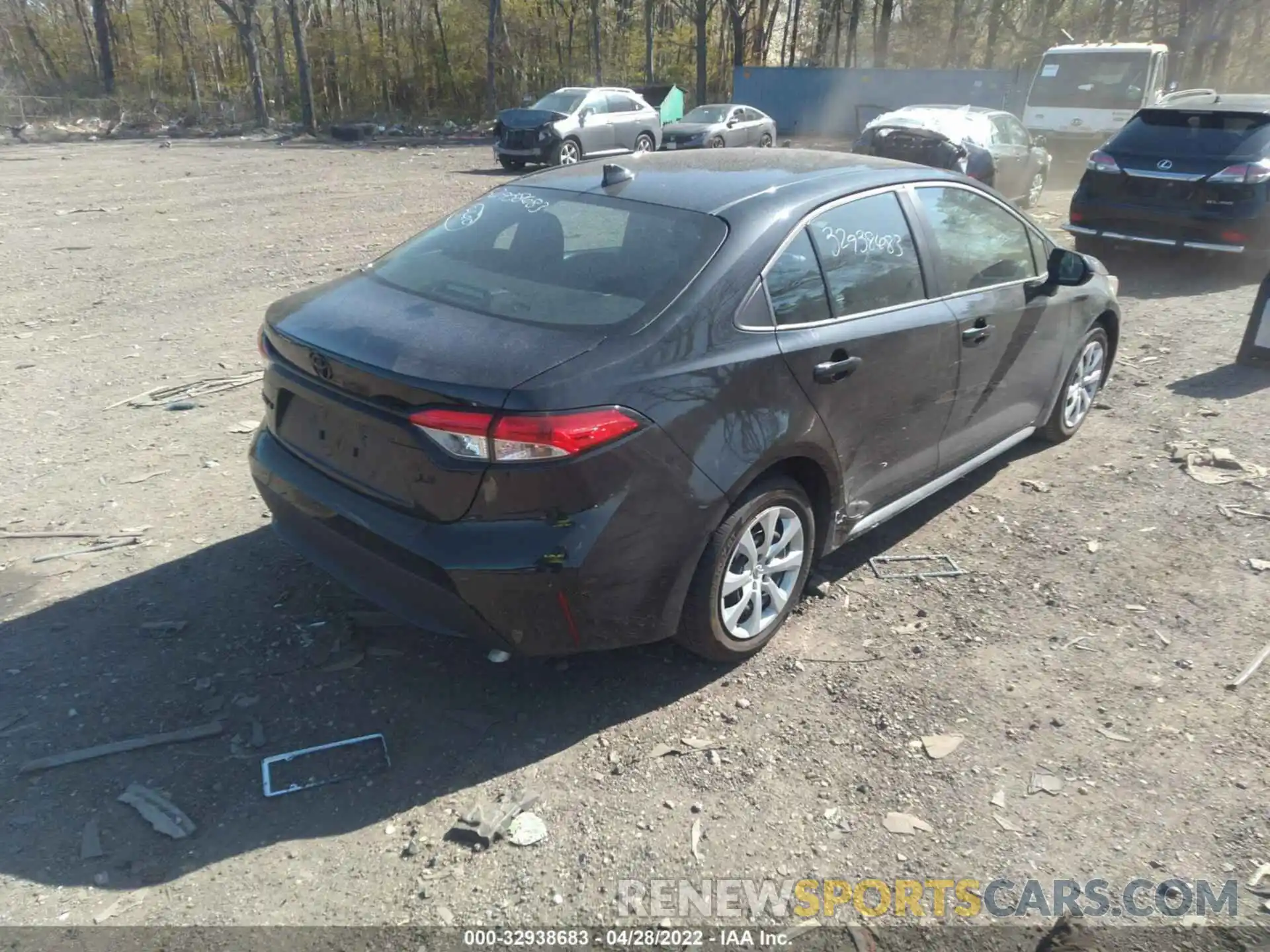 4 Photograph of a damaged car 5YFEPMAE1NP285856 TOYOTA COROLLA 2022