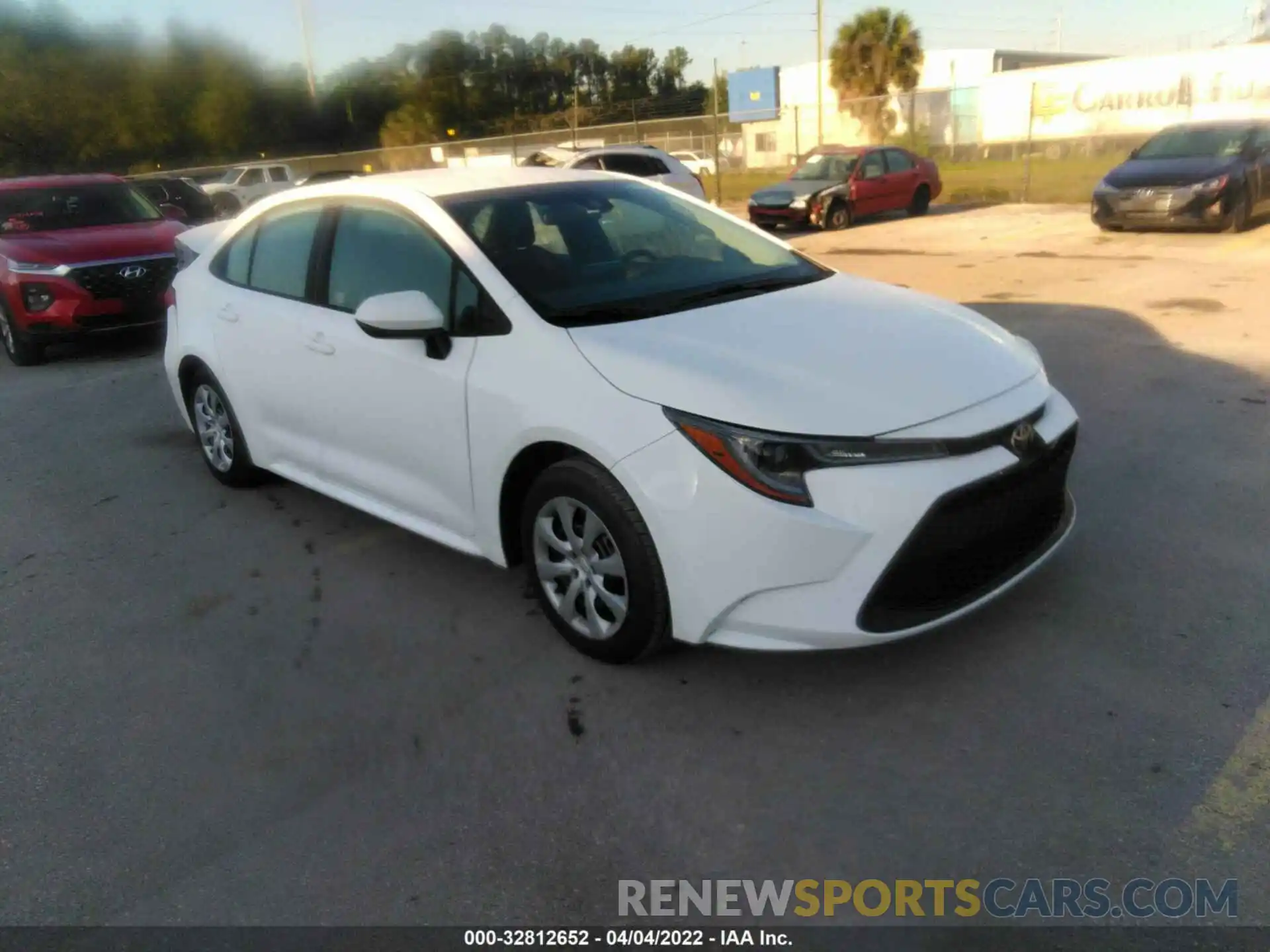 1 Photograph of a damaged car 5YFEPMAE1NP293942 TOYOTA COROLLA 2022