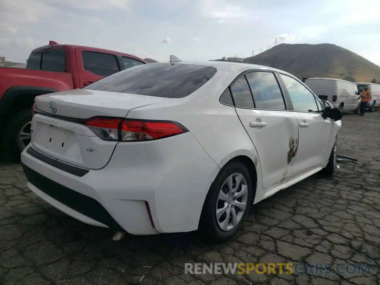 4 Photograph of a damaged car 5YFEPMAE1NP296498 TOYOTA COROLLA 2022