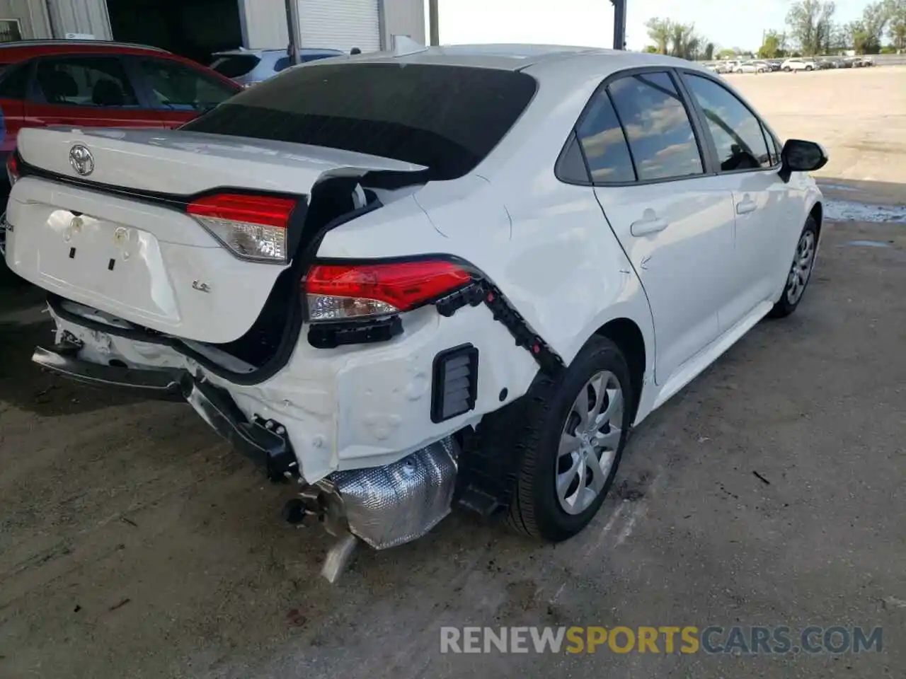 4 Photograph of a damaged car 5YFEPMAE1NP297179 TOYOTA COROLLA 2022