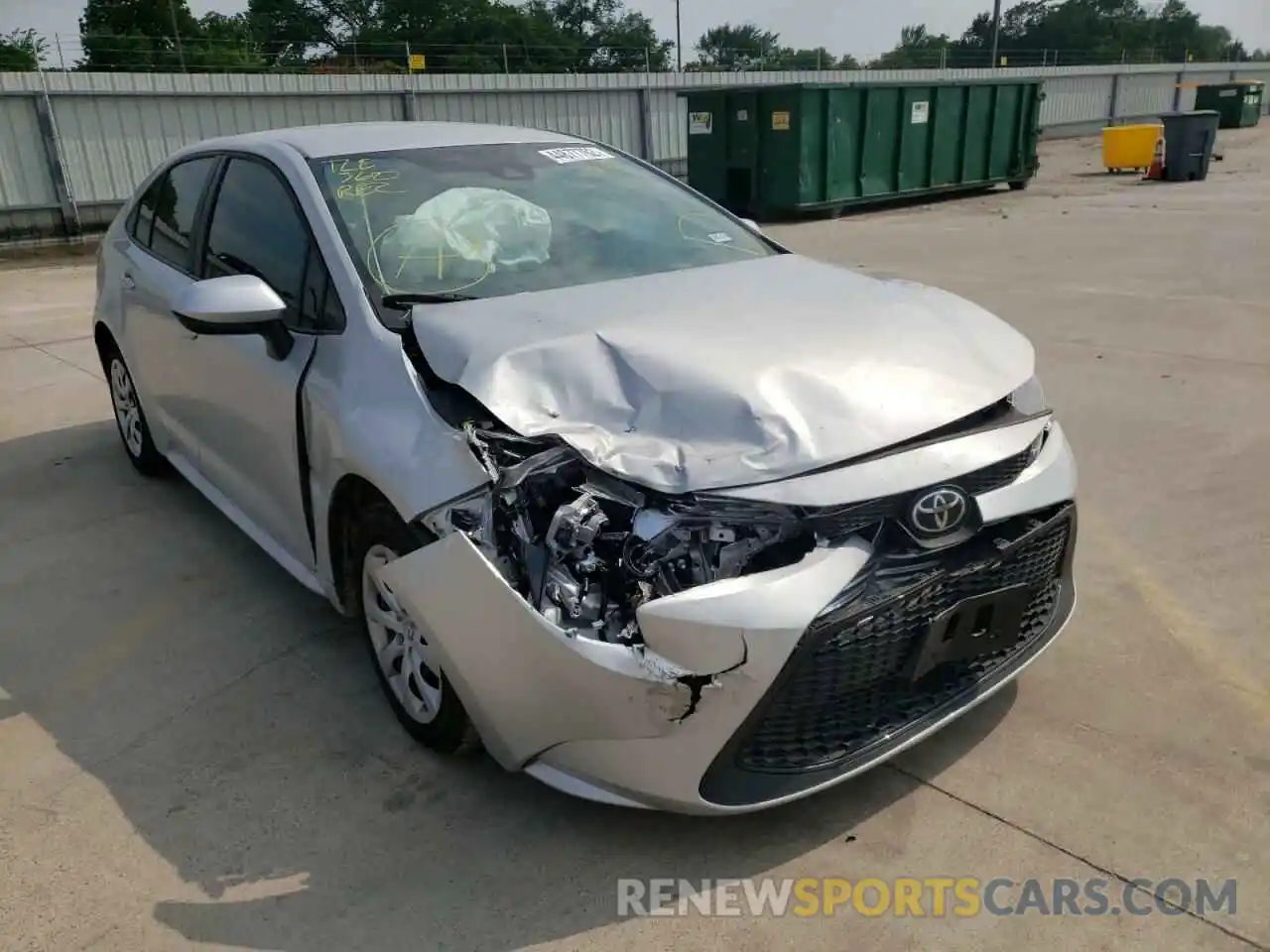 1 Photograph of a damaged car 5YFEPMAE1NP301991 TOYOTA COROLLA 2022