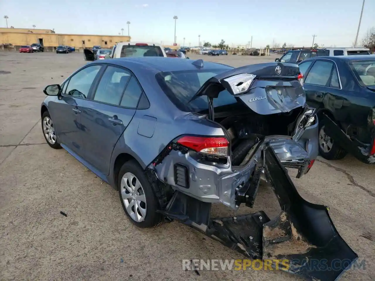 3 Photograph of a damaged car 5YFEPMAE1NP303398 TOYOTA COROLLA 2022