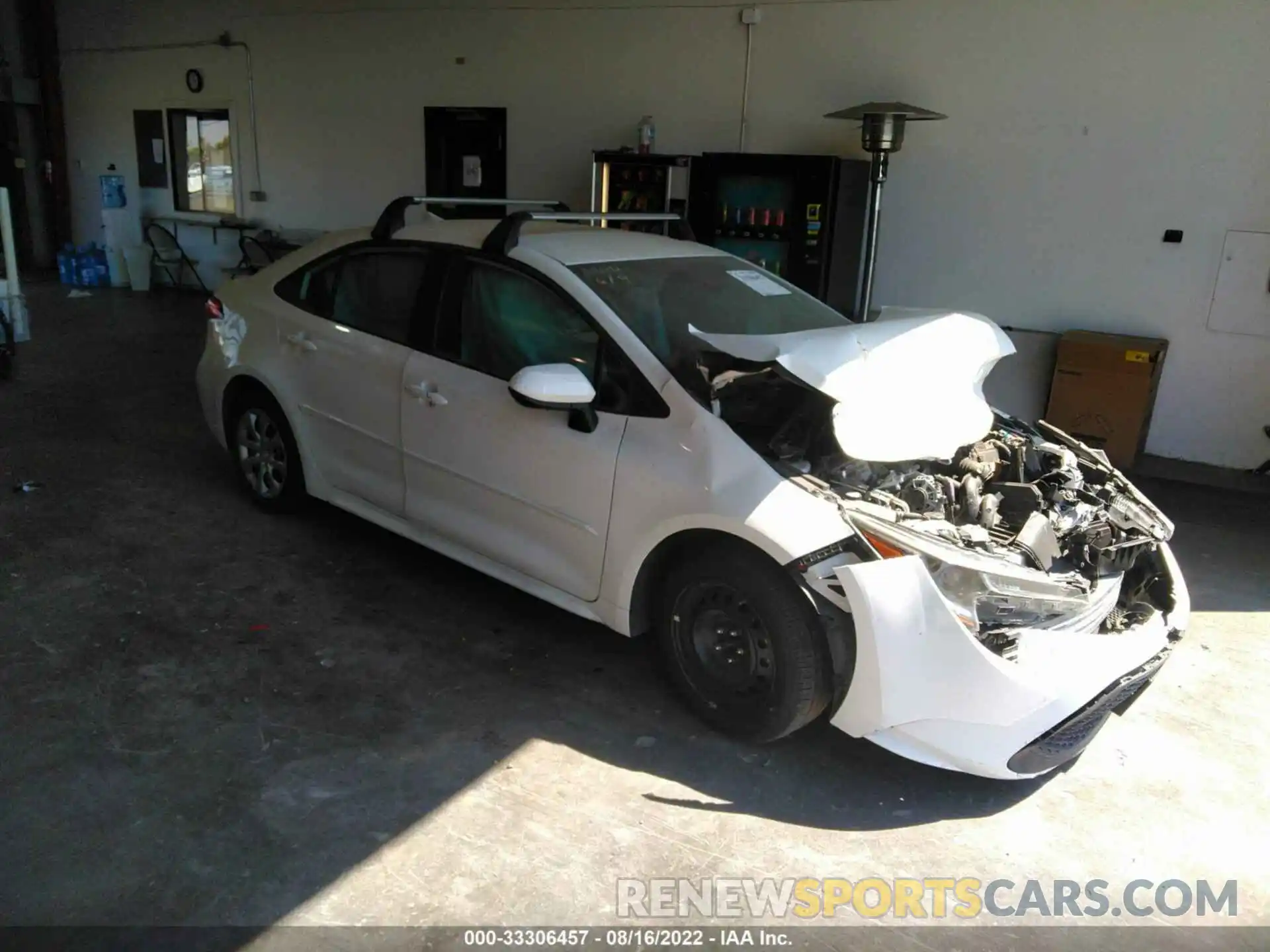 1 Photograph of a damaged car 5YFEPMAE1NP304616 TOYOTA COROLLA 2022