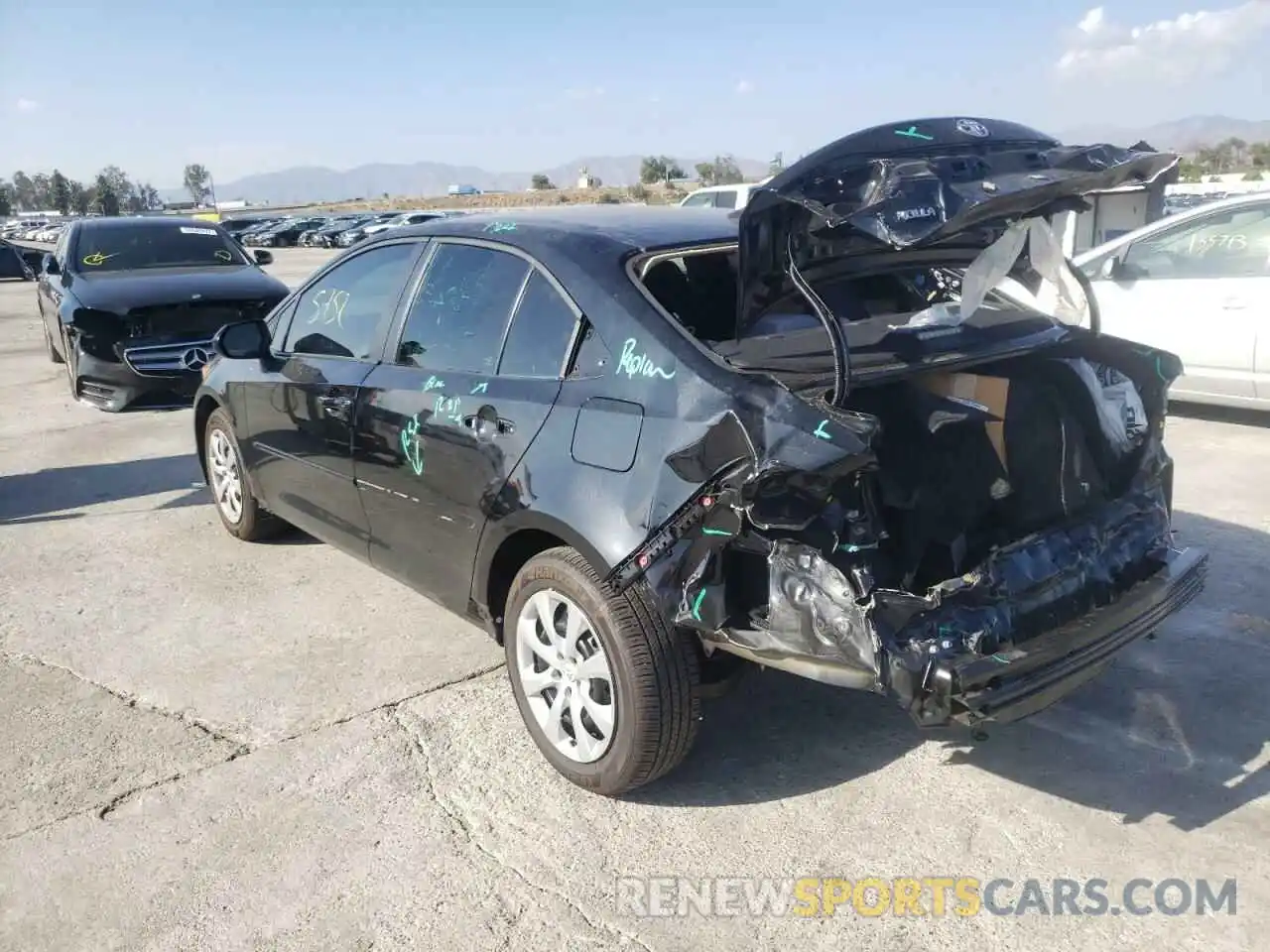 3 Photograph of a damaged car 5YFEPMAE1NP305264 TOYOTA COROLLA 2022