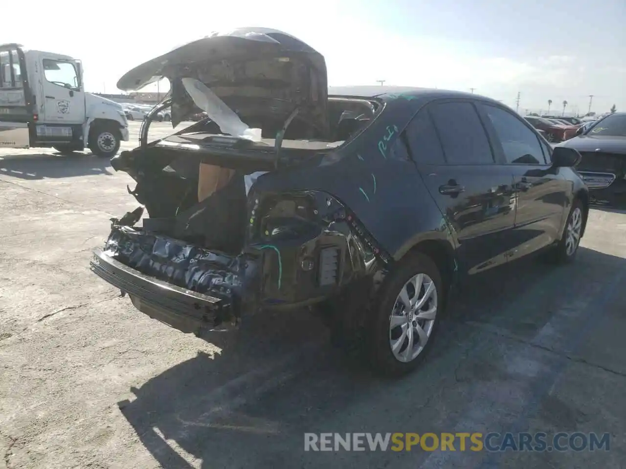 4 Photograph of a damaged car 5YFEPMAE1NP305264 TOYOTA COROLLA 2022