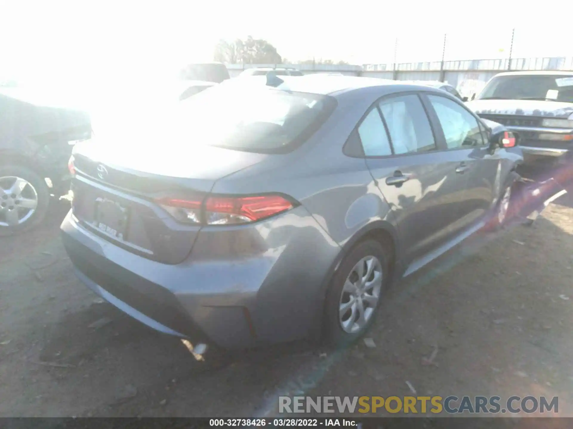 4 Photograph of a damaged car 5YFEPMAE1NP306947 TOYOTA COROLLA 2022