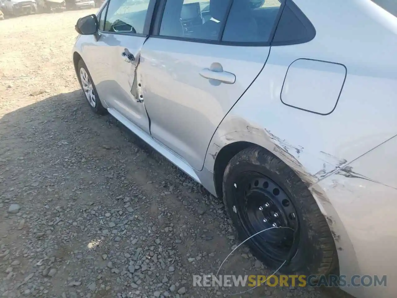 9 Photograph of a damaged car 5YFEPMAE1NP309346 TOYOTA COROLLA 2022