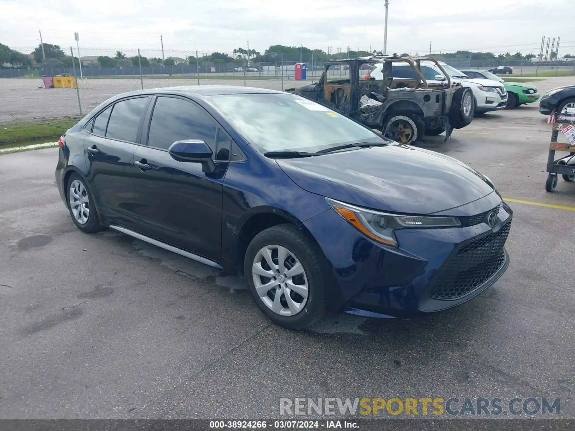 1 Photograph of a damaged car 5YFEPMAE1NP318855 TOYOTA COROLLA 2022