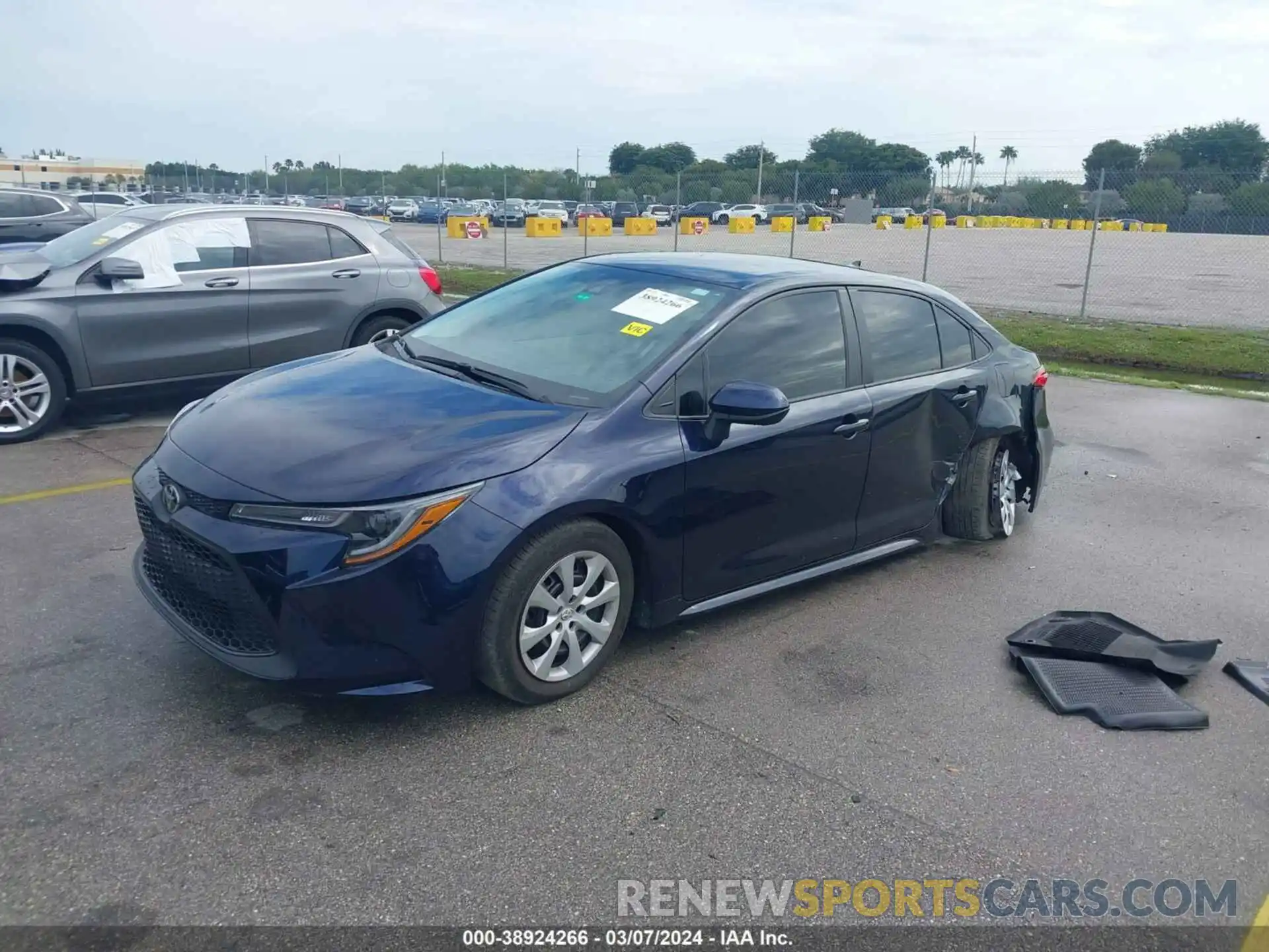 2 Photograph of a damaged car 5YFEPMAE1NP318855 TOYOTA COROLLA 2022